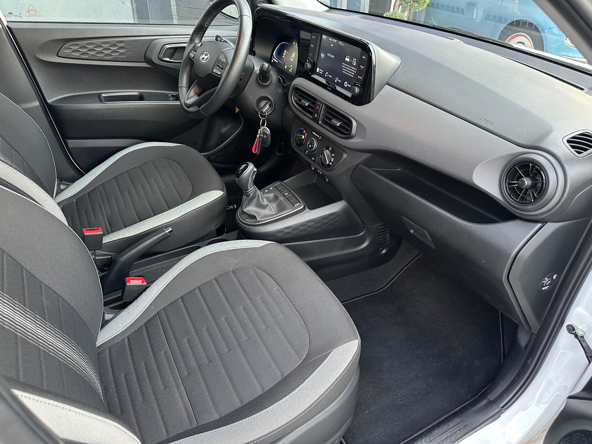 HYUNDAI i10 1.0 Origo Automat-image-12