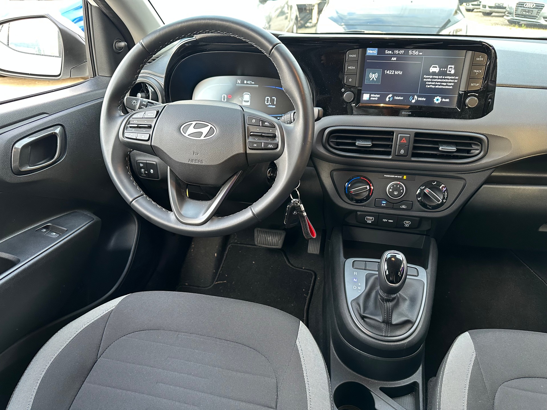 HYUNDAI i10 1.0 Origo Automat-image-6