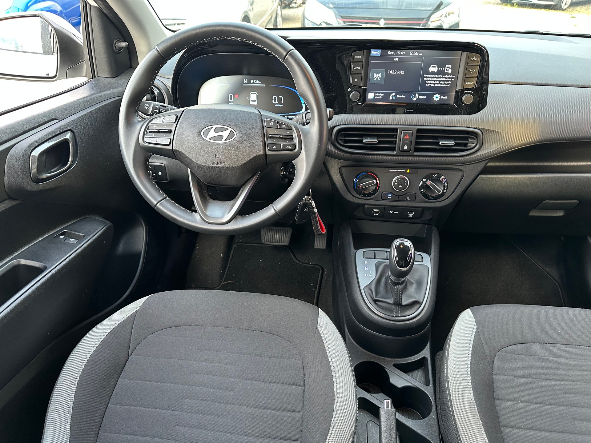 HYUNDAI i10 1.0 Origo Automat-image-8