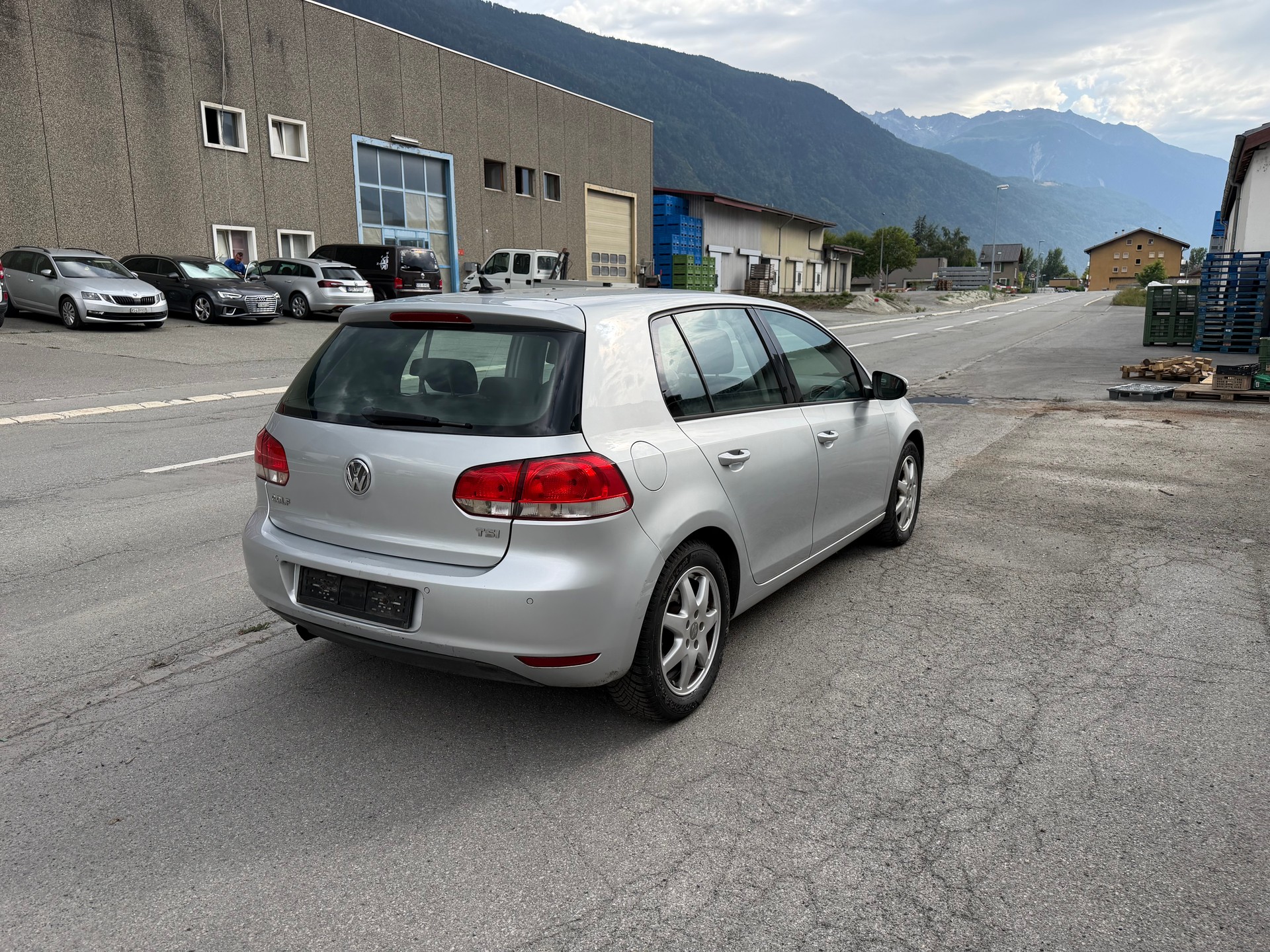 VW GOLF-image-4