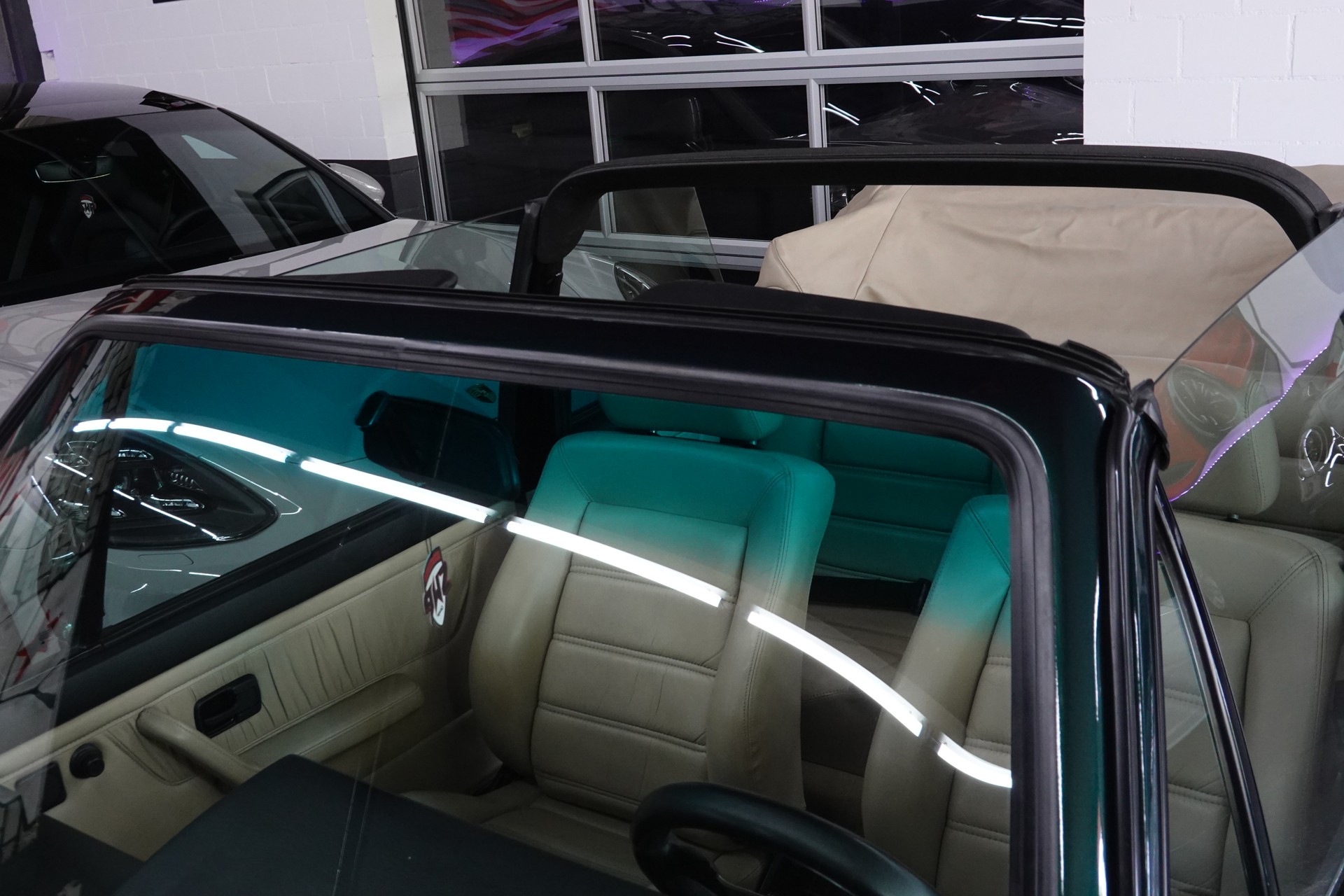 VW GOLF CABRIO 1800 CLASSIC UNIKAT GREEN MET. ON TOP-image-8