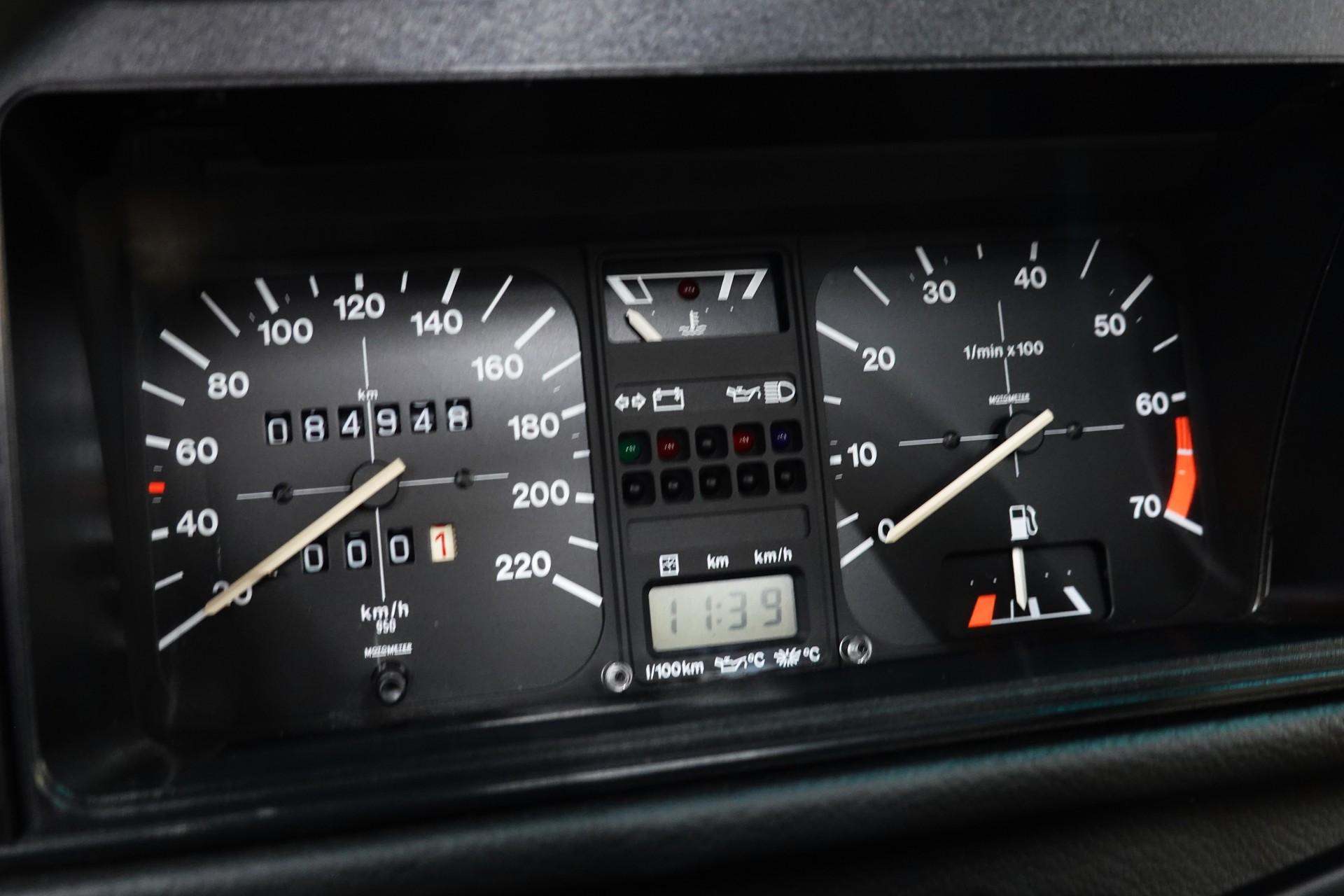 VW GOLF CABRIO 1800 CLASSIC UNIKAT GREEN MET. ON TOP-image-28
