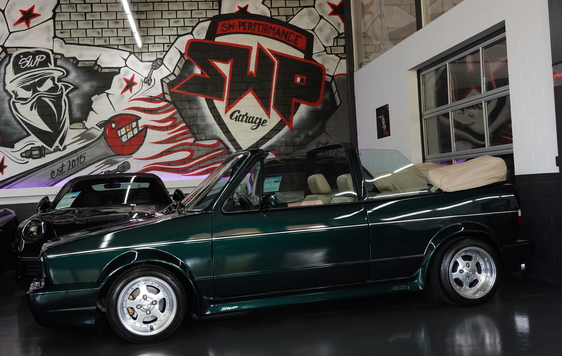 VW GOLF CABRIO 1800 CLASSIC UNIKAT GREEN MET. ON TOP-showroom-element-1
