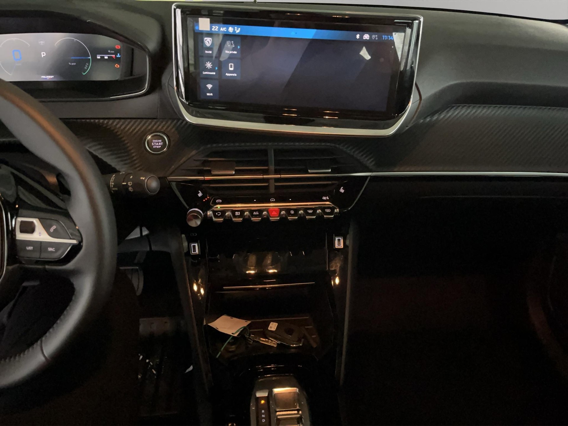 PEUGEOT 208 1.2 Hybrid Style-image-10