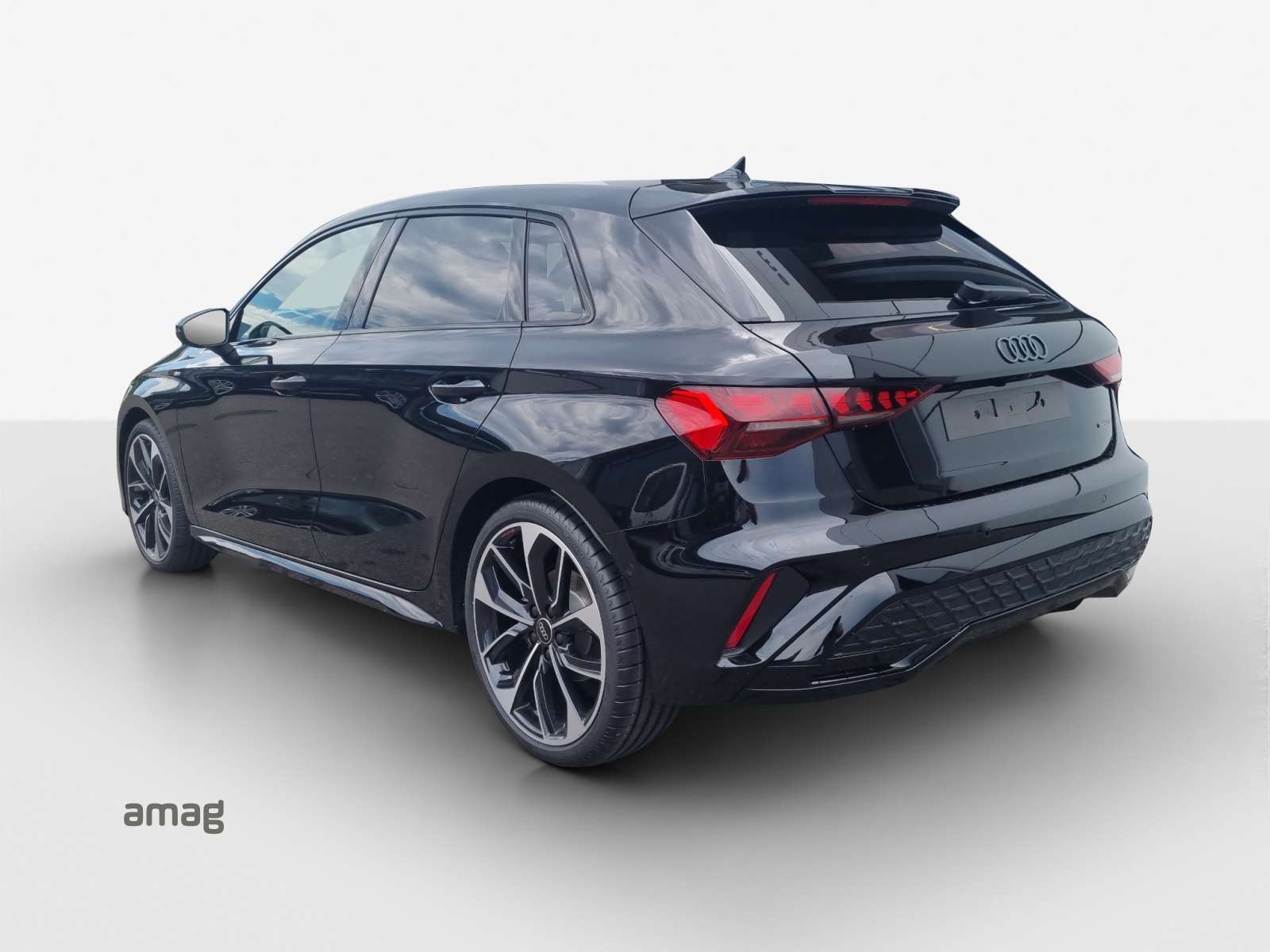 AUDI A3 Sportback TFSI 110 kW S line Attraction S tronic-showroom-element-2