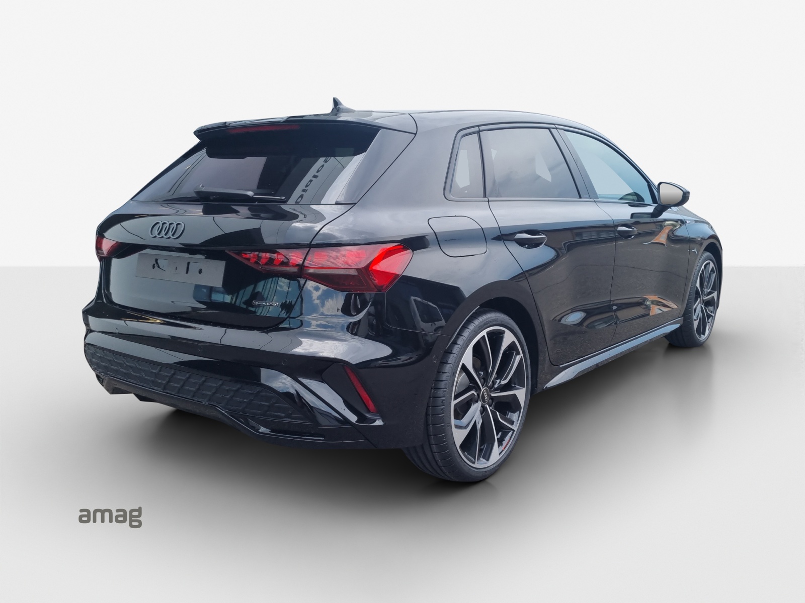 AUDI A3 Sportback TFSI 110 kW S line Attraction S tronic-image-5
