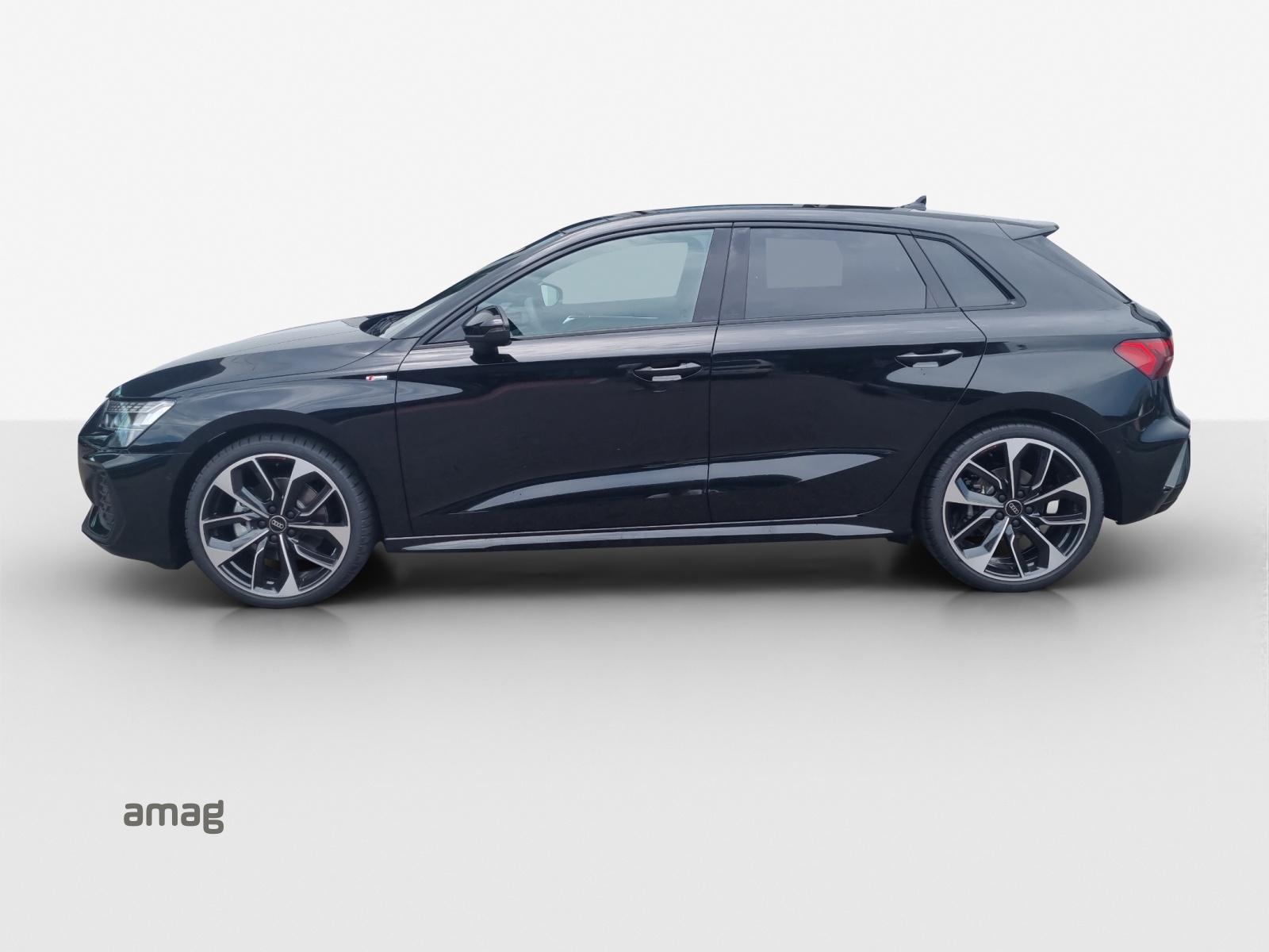 AUDI A3 Sportback TFSI 110 kW S line Attraction S tronic-image-1