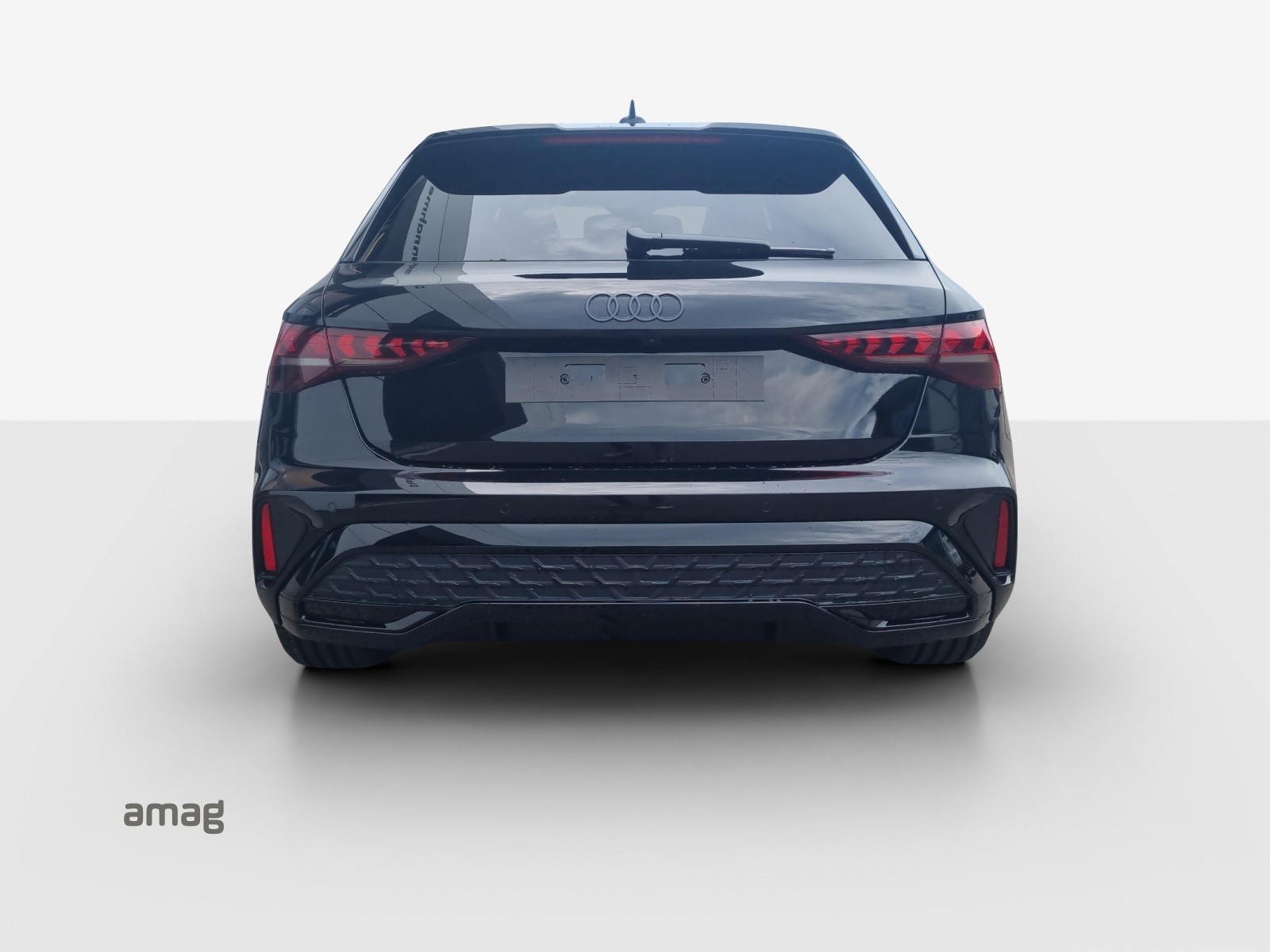 AUDI A3 Sportback TFSI 110 kW S line Attraction S tronic-image-3