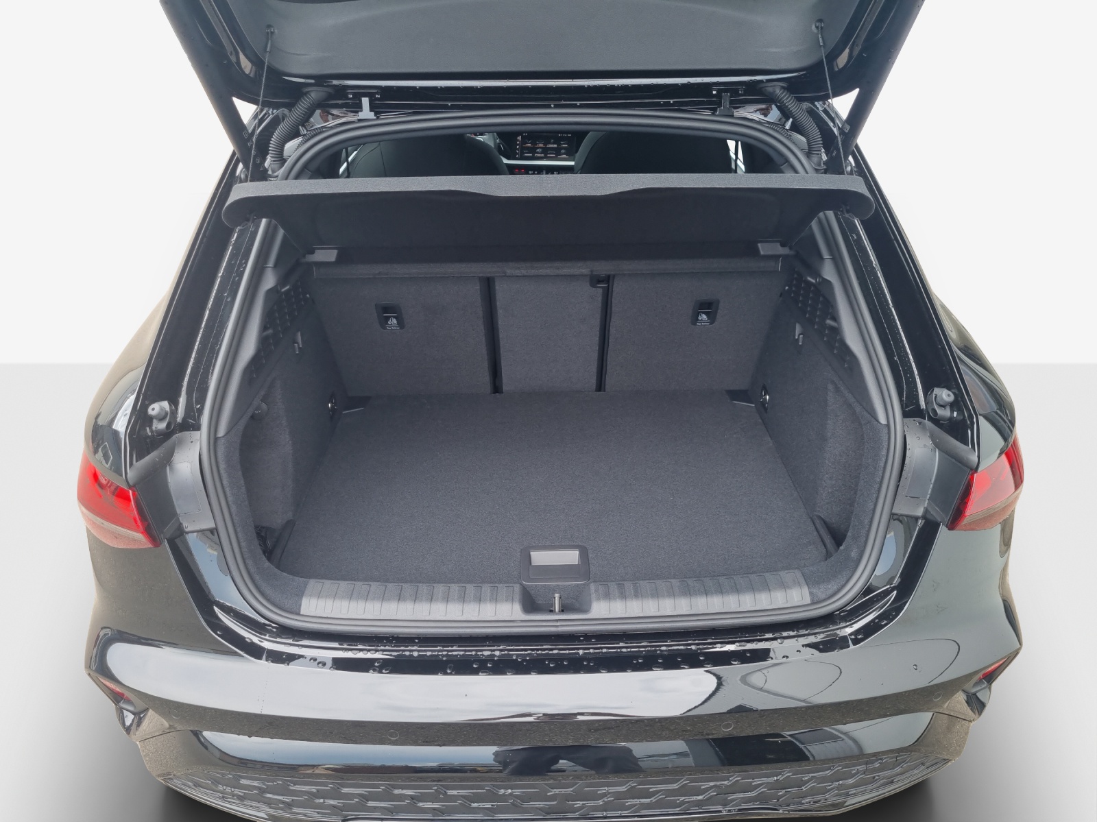 AUDI A3 Sportback TFSI 110 kW S line Attraction S tronic-image-12