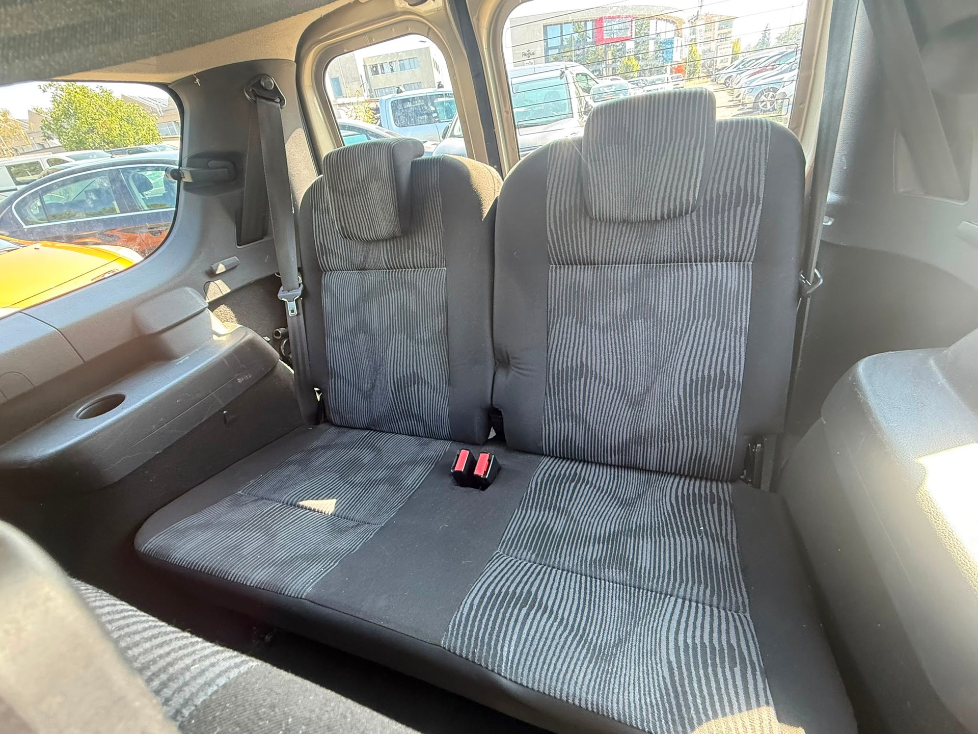 DACIA Logan 1.6 16V Lauréate-image-7