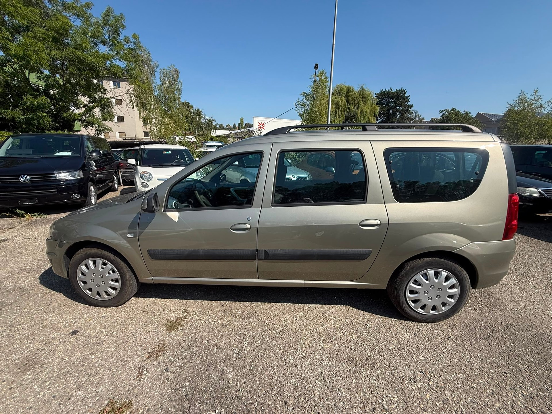 DACIA Logan 1.6 16V Lauréate-image-3