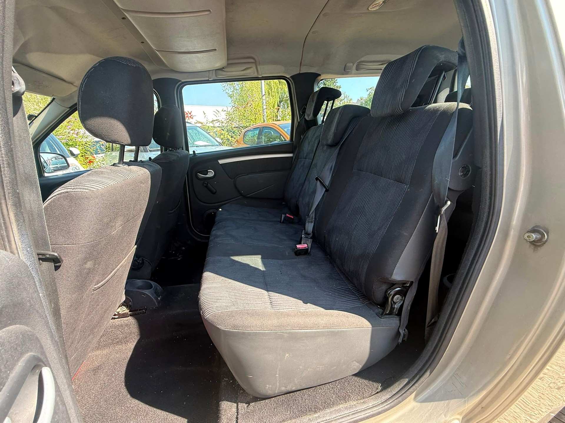 DACIA Logan 1.6 16V Lauréate-image-6