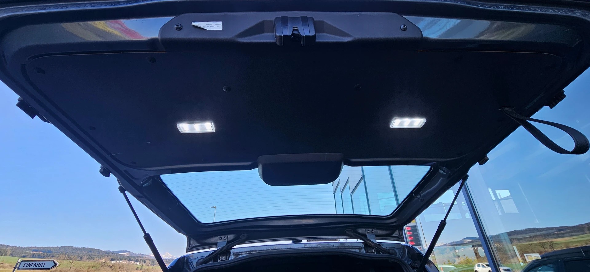 VW Caddy Cargo 2.0TDI Maxi 4Motion-image-15