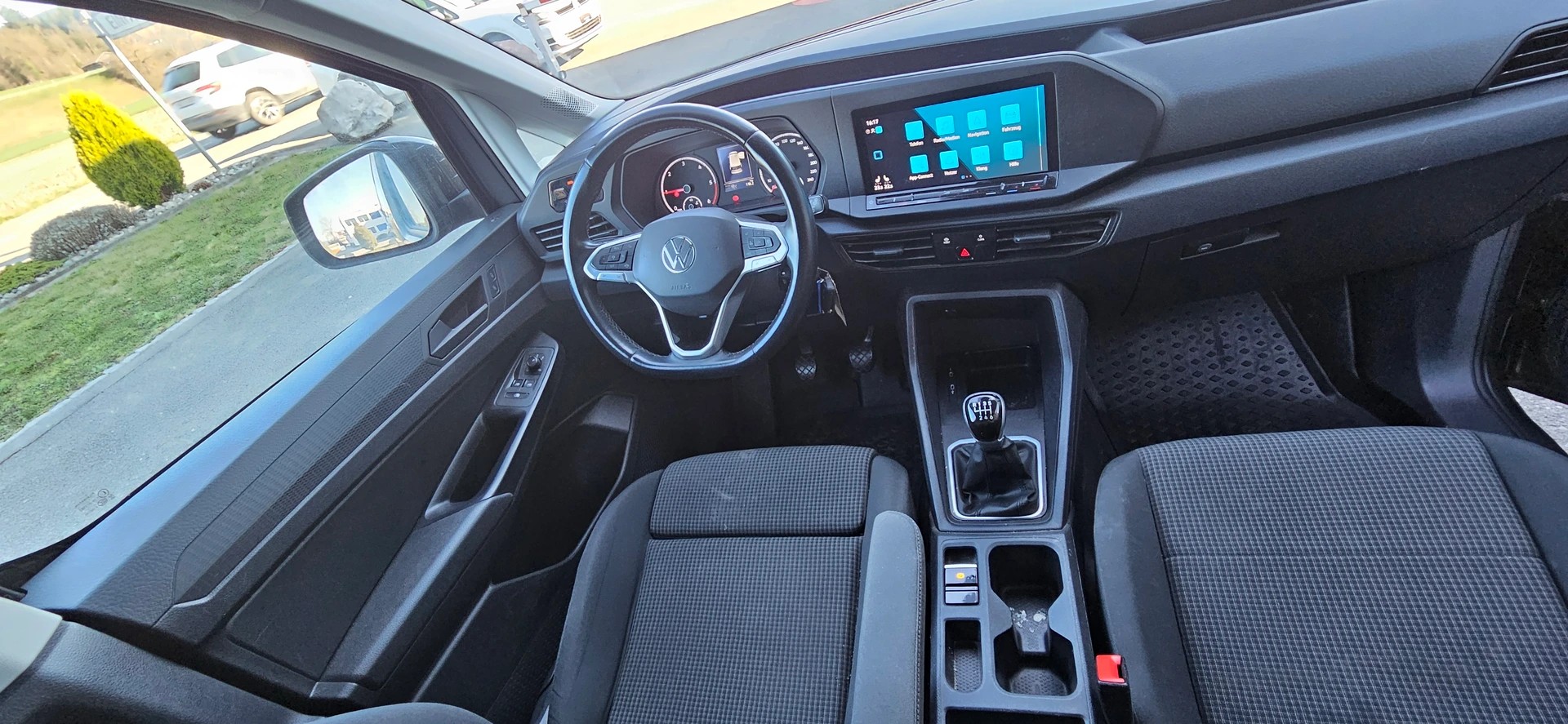 VW Caddy Cargo 2.0TDI Maxi 4Motion-image-7