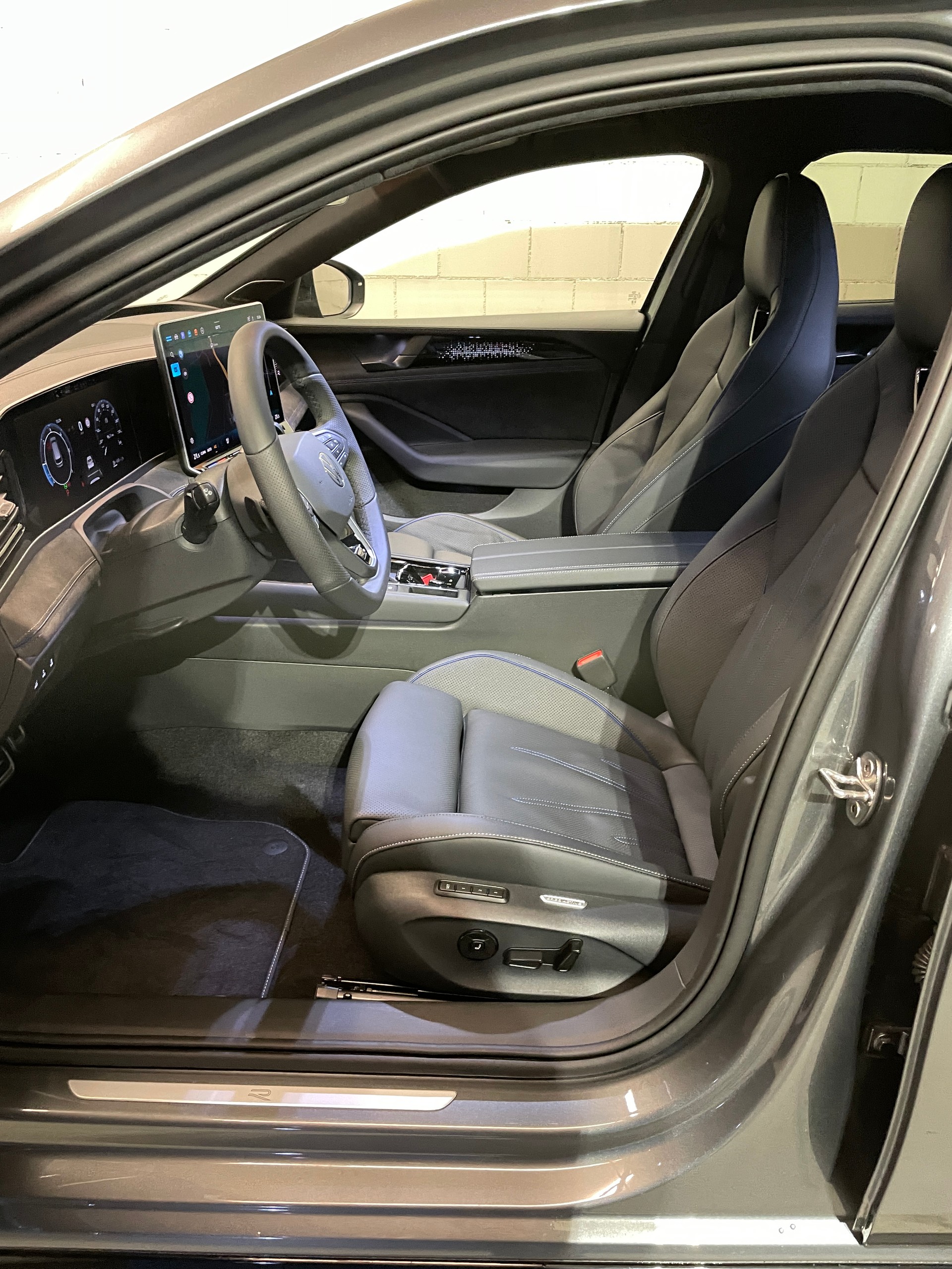 VW Passat Variant 2.0 TDI evo R-Line 4 Motion DSG-image-8