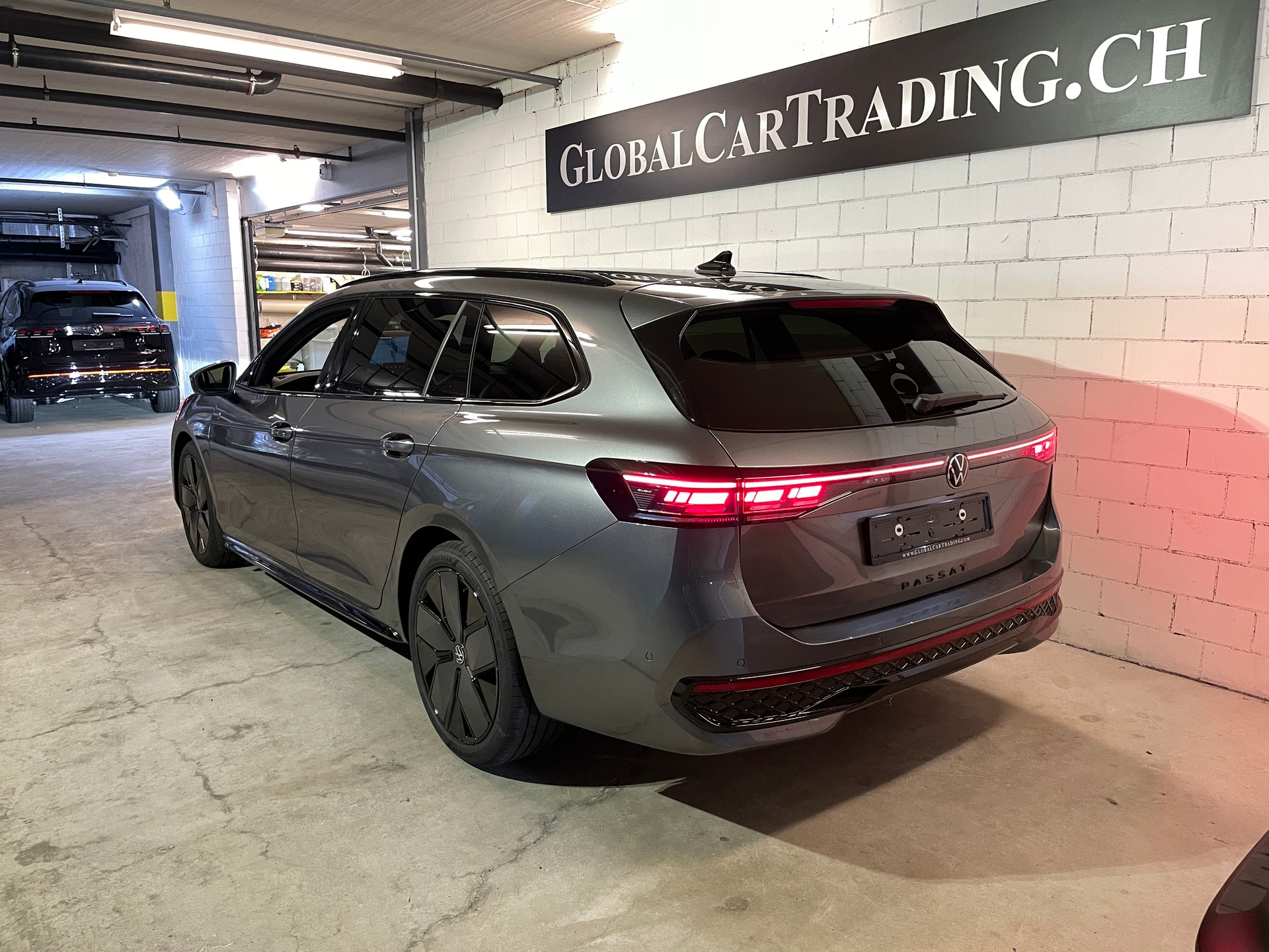 VW Passat Variant 2.0 TDI evo R-Line 4 Motion DSG-image-3