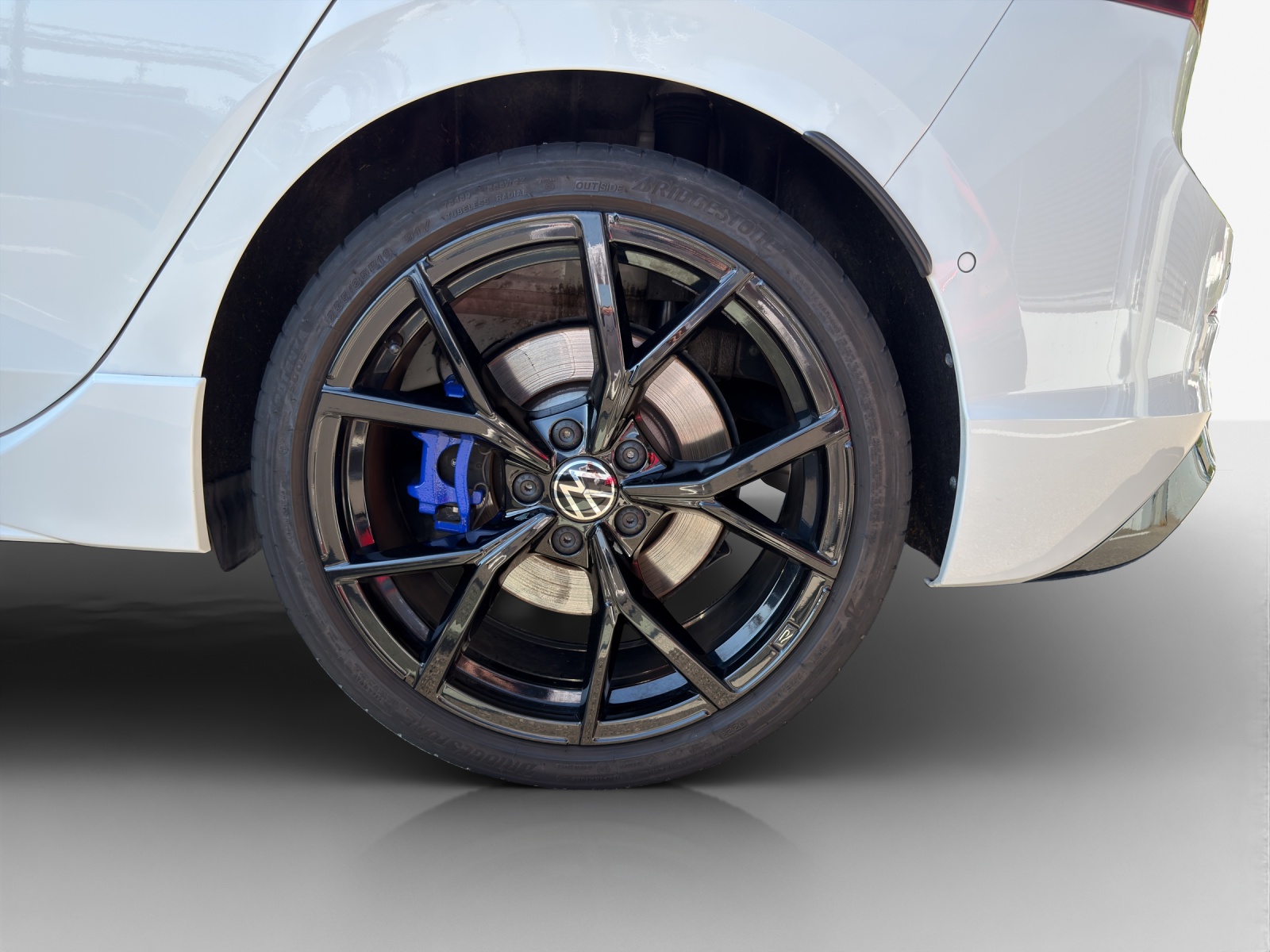 VW Golf 2.0 TSI R DSG 4Motion-image-13