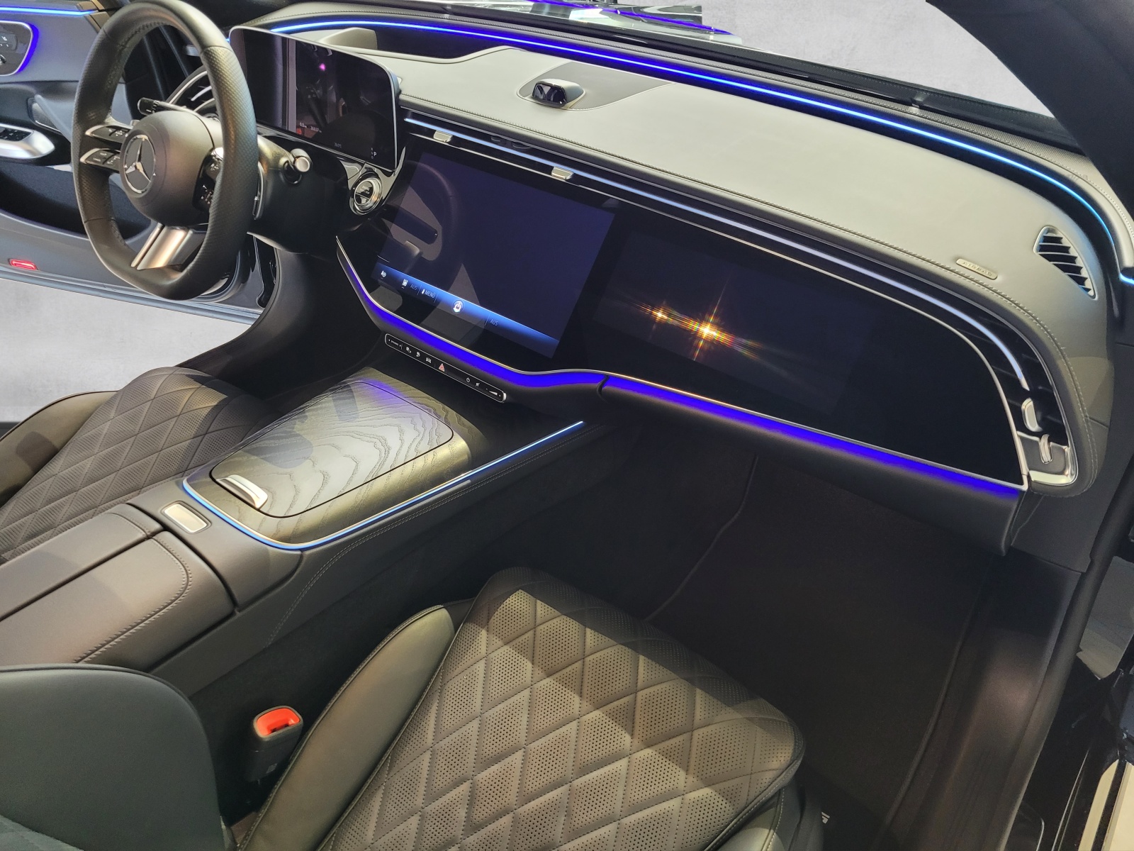 MERCEDES-BENZ E 400 e 4Matic 9G-Tronic-image-7