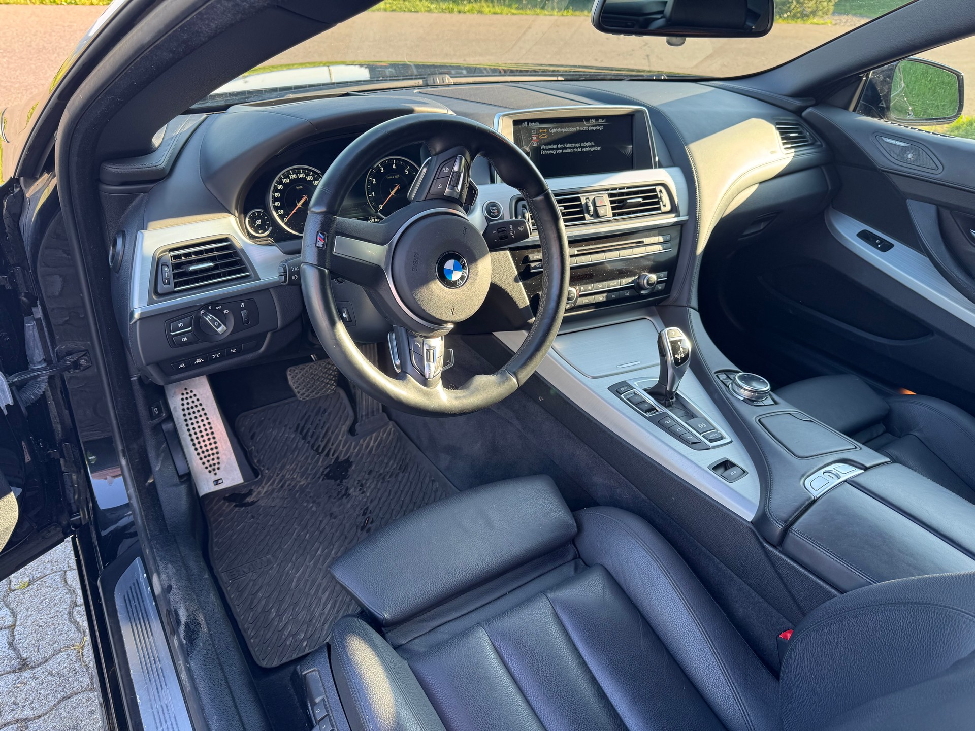 BMW Cabriolet 640i xDrive M-Sport Edition-image-3