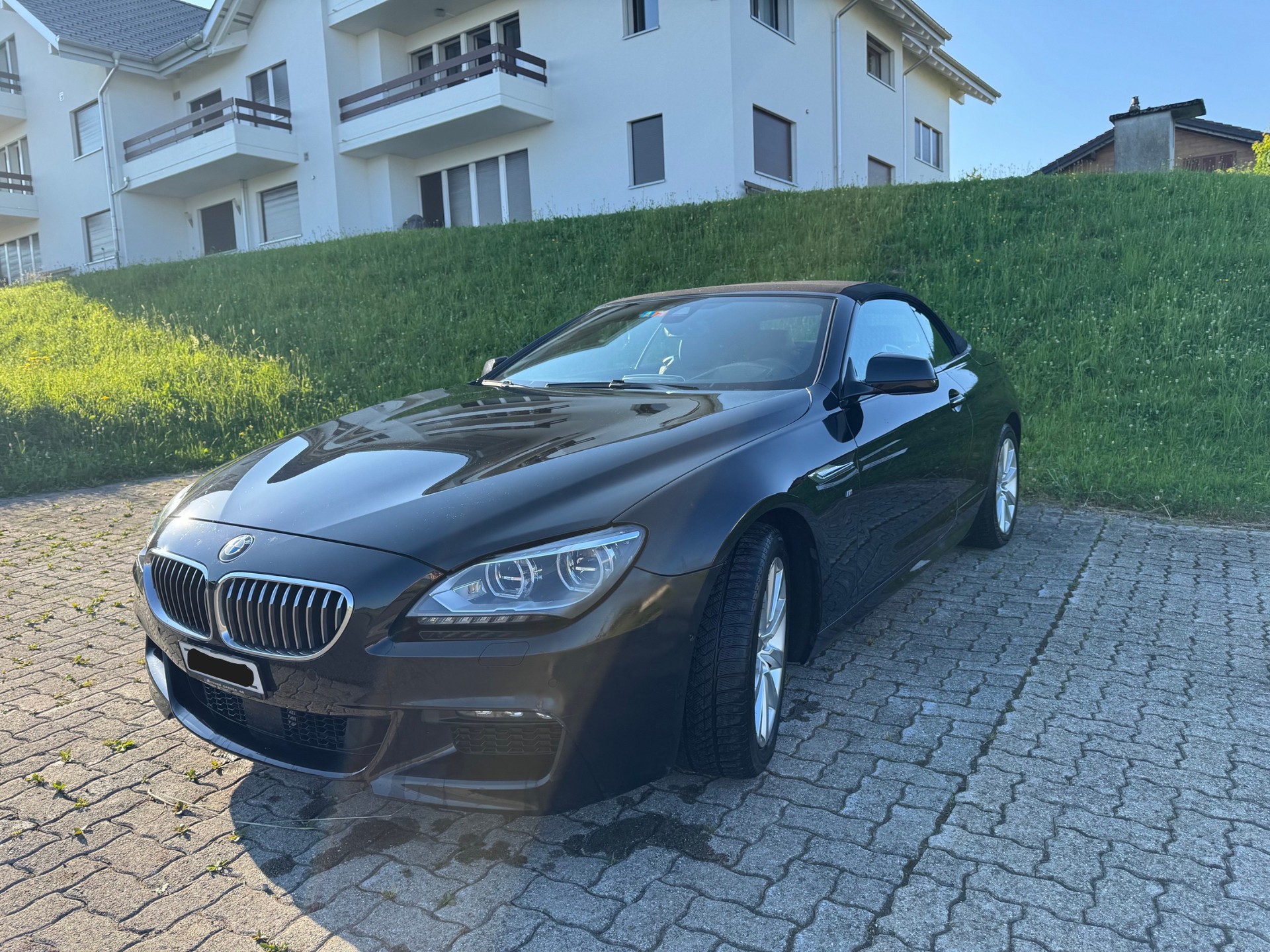 BMW Cabriolet 640i xDrive M-Sport Edition-image-2