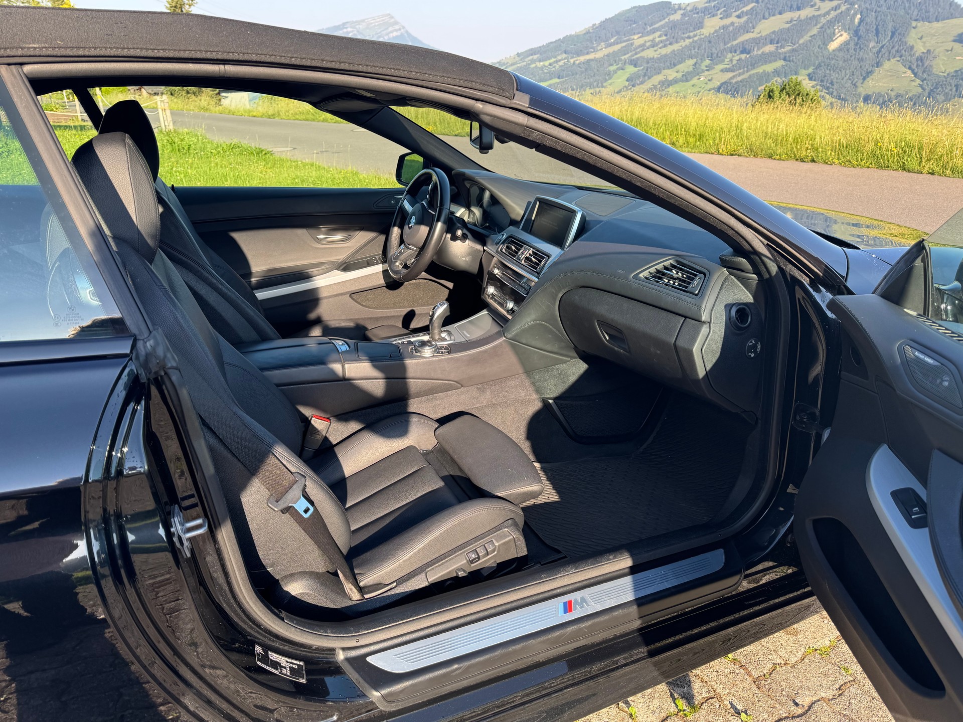 BMW Cabriolet 640i xDrive M-Sport Edition-image-4