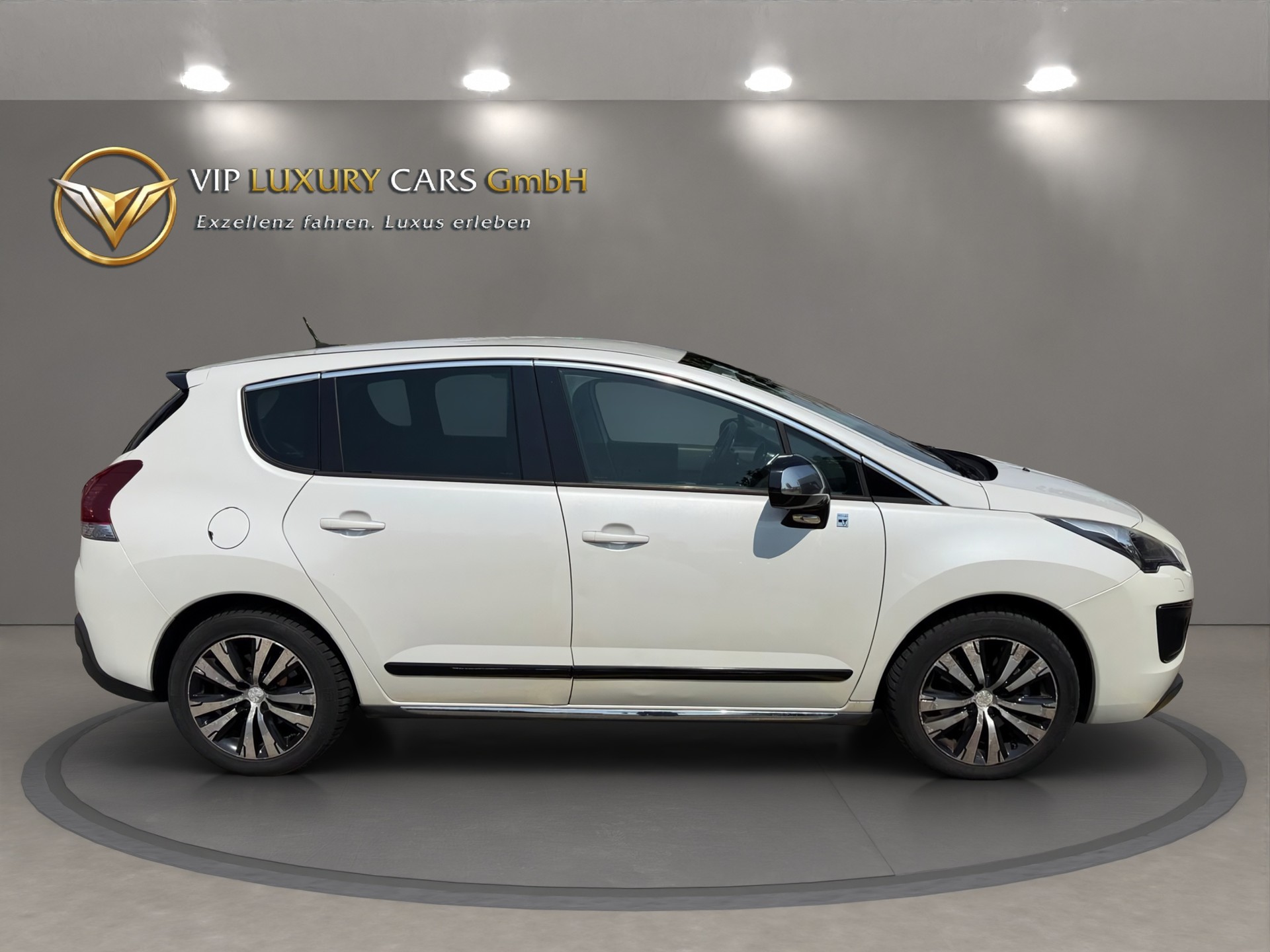 PEUGEOT 3008 HYbrid4 2.0 HDI ETG6-image-4