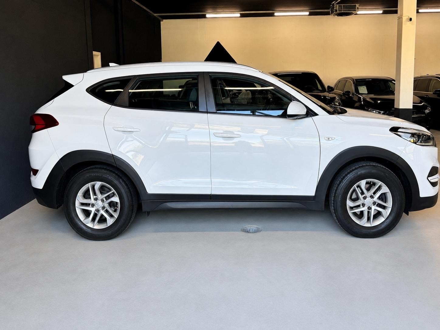 HYUNDAI Tucson 1.7 CRDI Origo 2WD DCT7-image-8