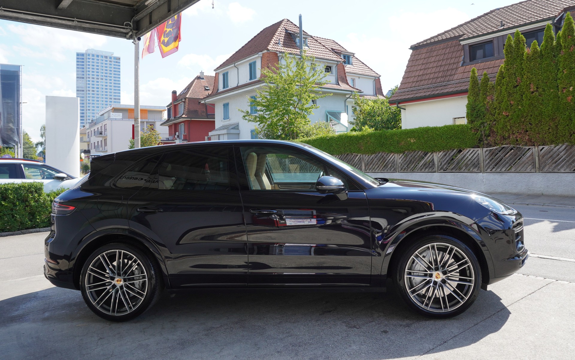 PORSCHE Cayenne Turbo-image-5