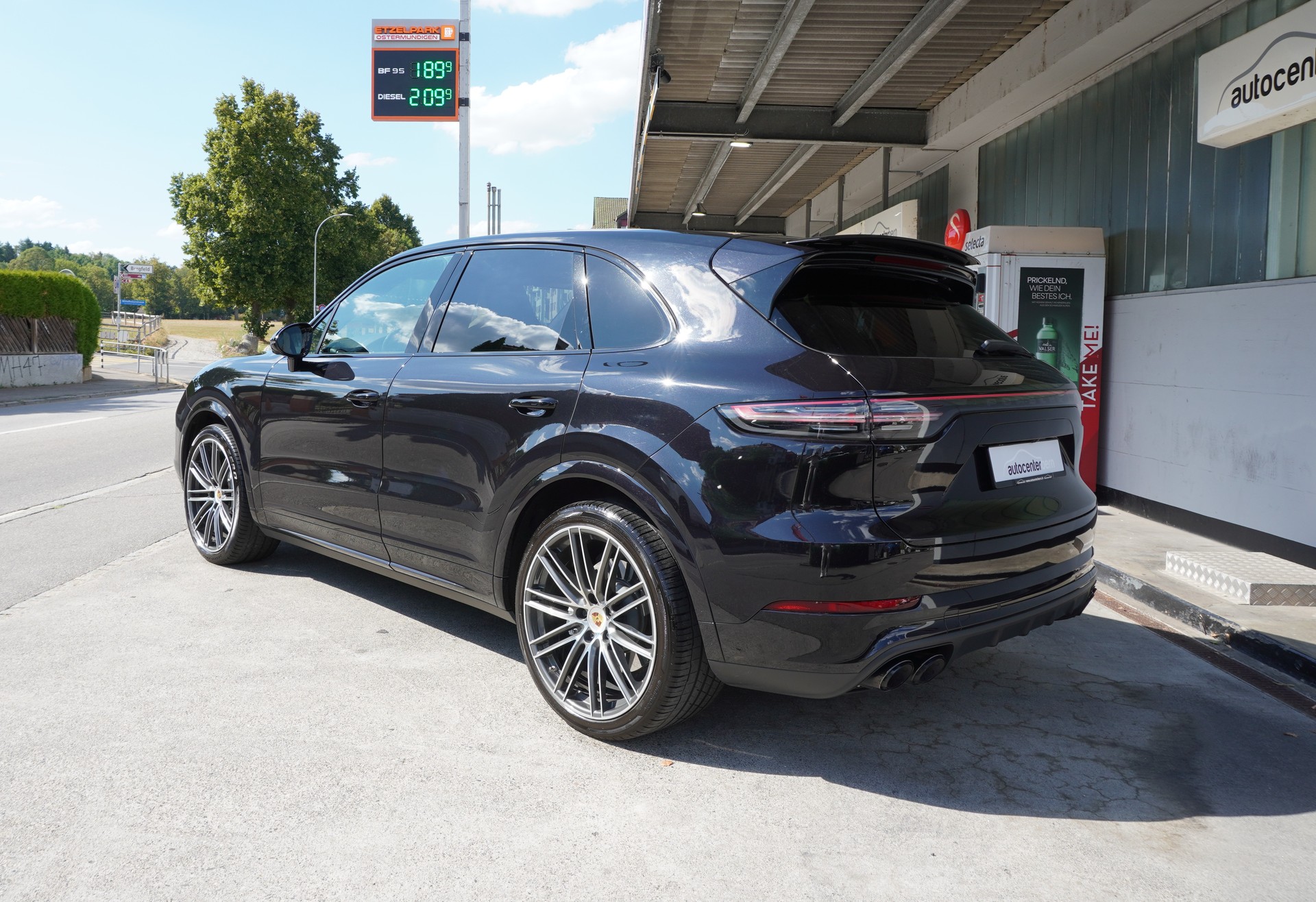 PORSCHE Cayenne Turbo-image-3