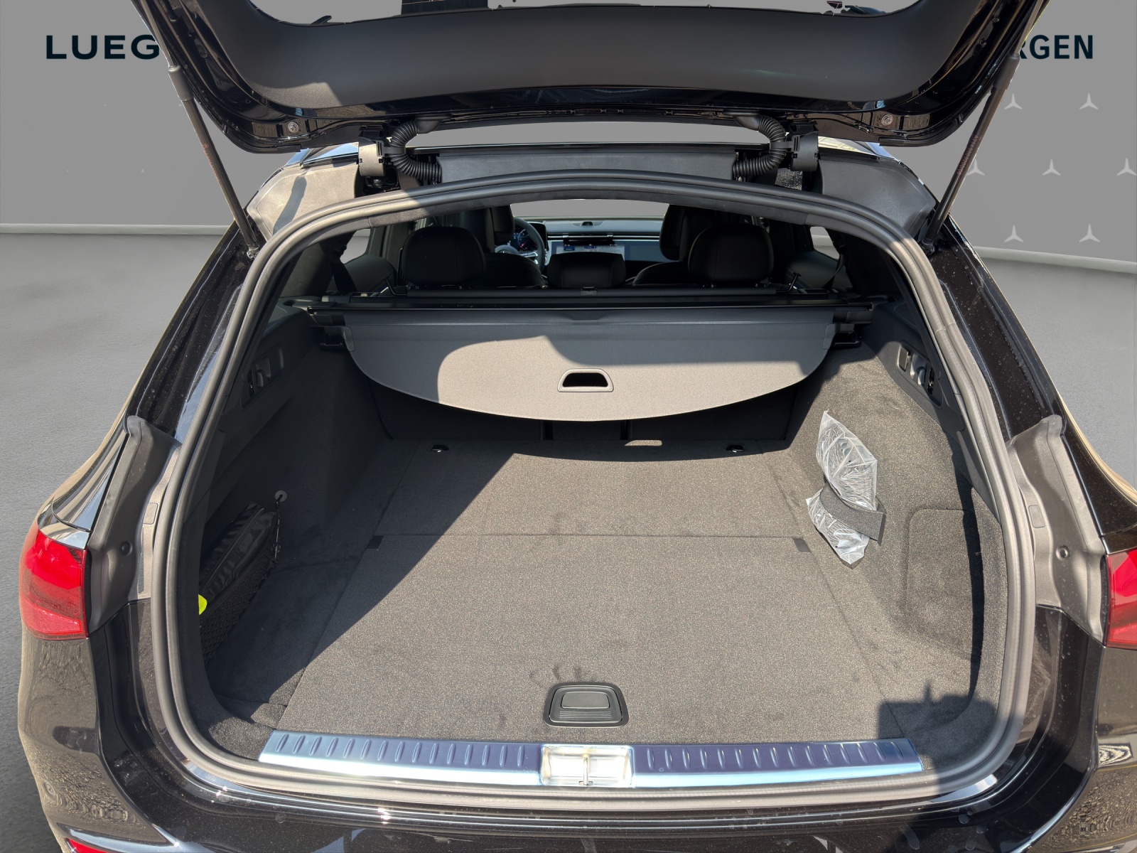 MERCEDES-BENZ E 220 d T 4Matic 9G-Tronic Swiss Star-image-14