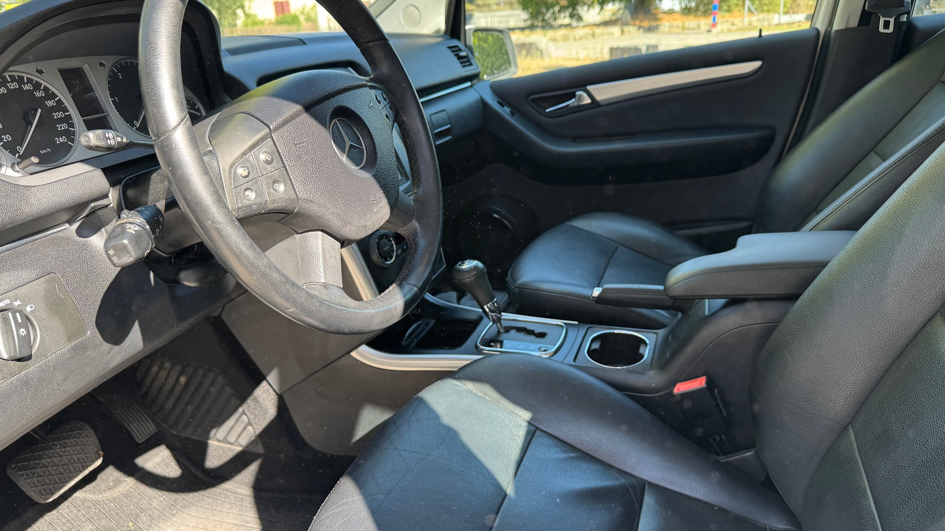 MERCEDES-BENZ B 180 CDI My Star Autotronic-image-9