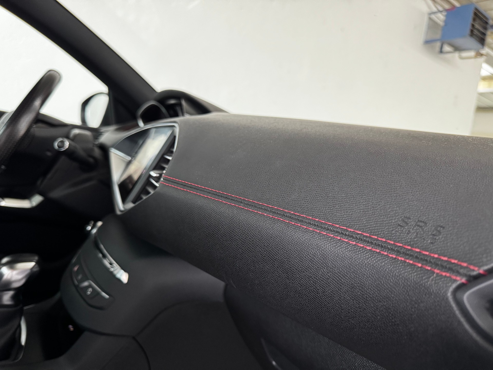 PEUGEOT 308 1.2 Pure Tech GT Line EAT6-image-25