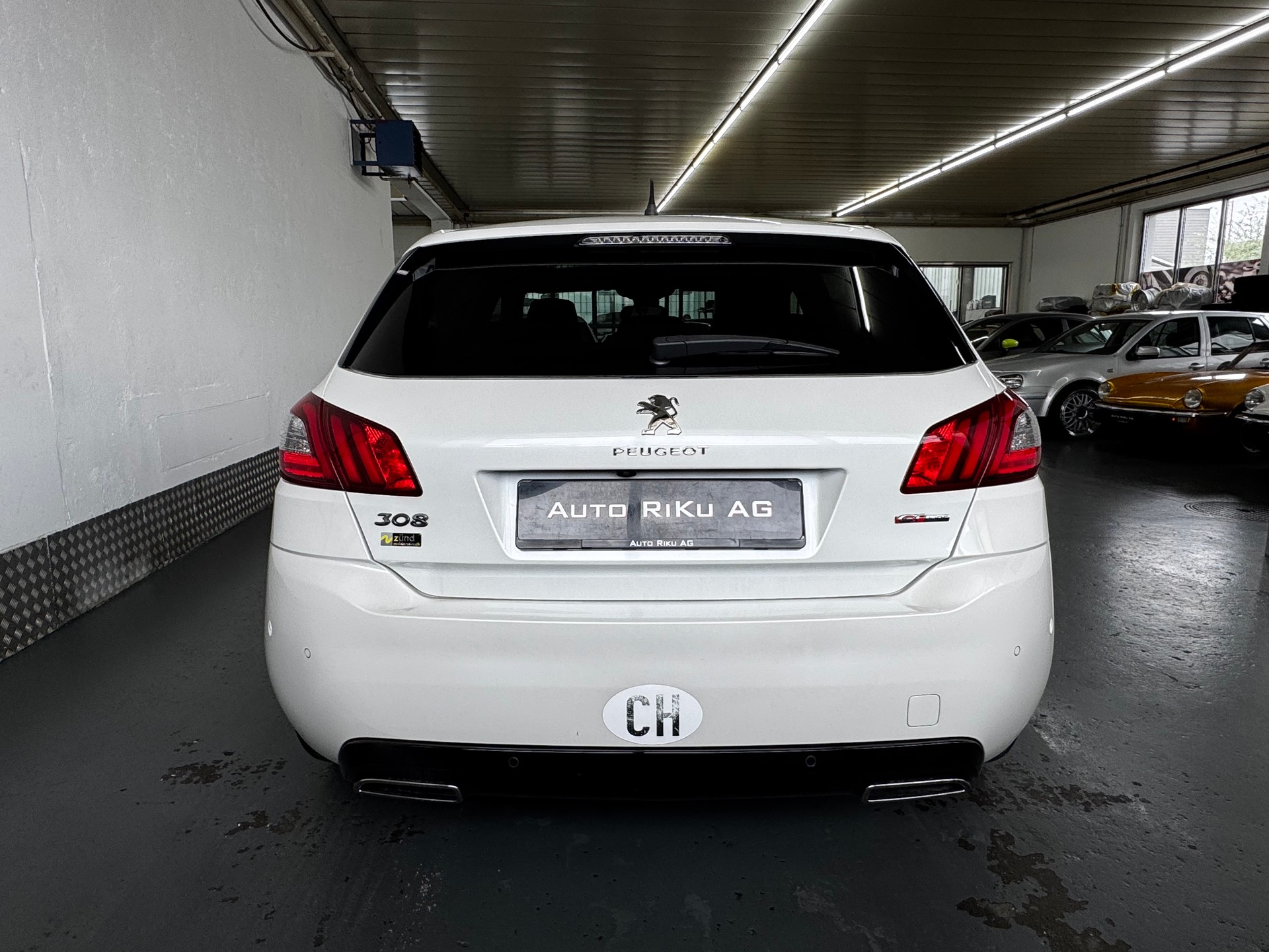 PEUGEOT 308 1.2 Pure Tech GT Line EAT6-image-12