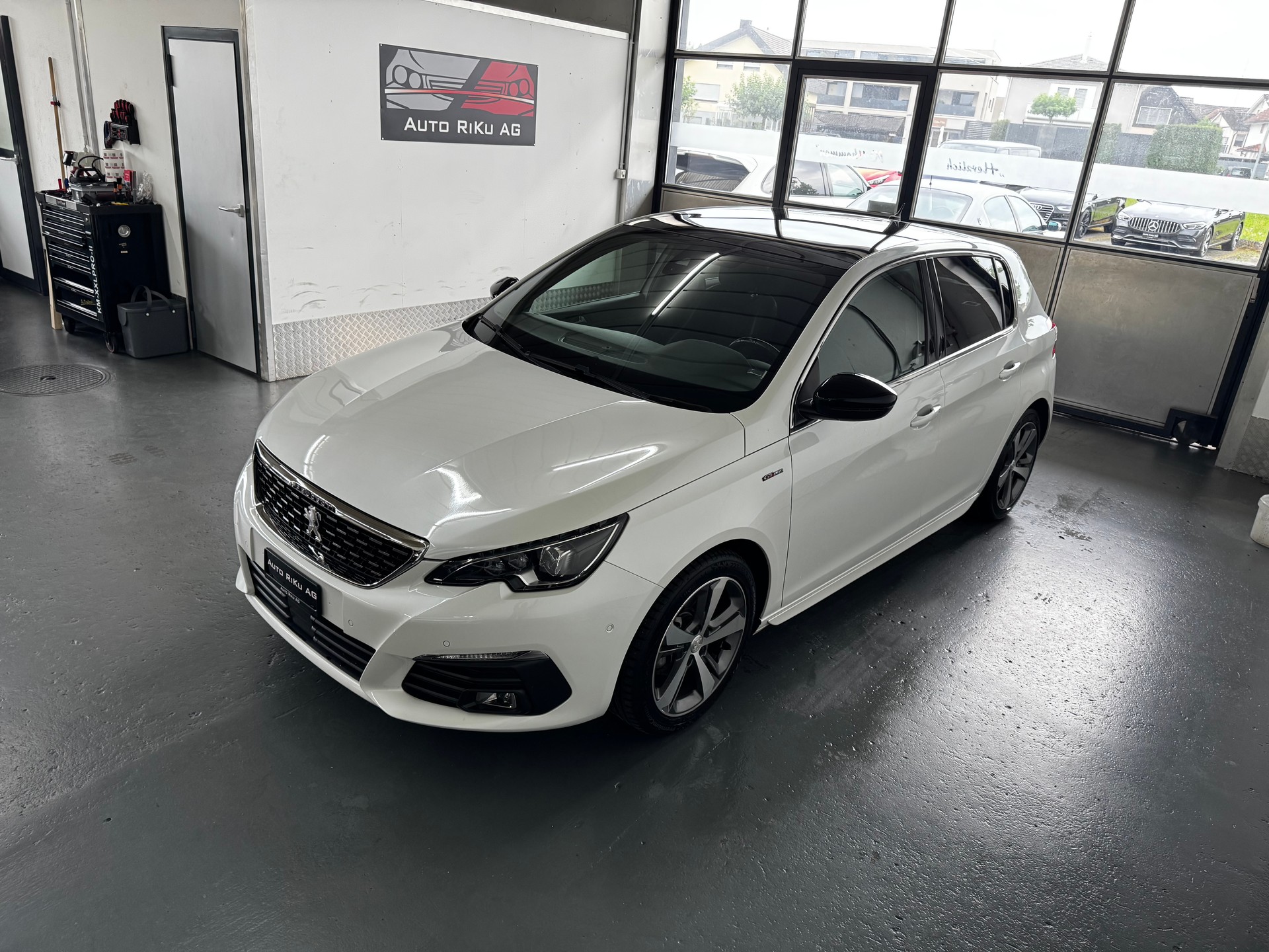 PEUGEOT 308 1.2 Pure Tech GT Line EAT6-image-4