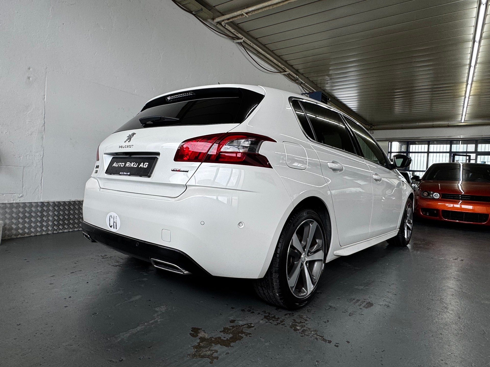 PEUGEOT 308 1.2 Pure Tech GT Line EAT6-image-10