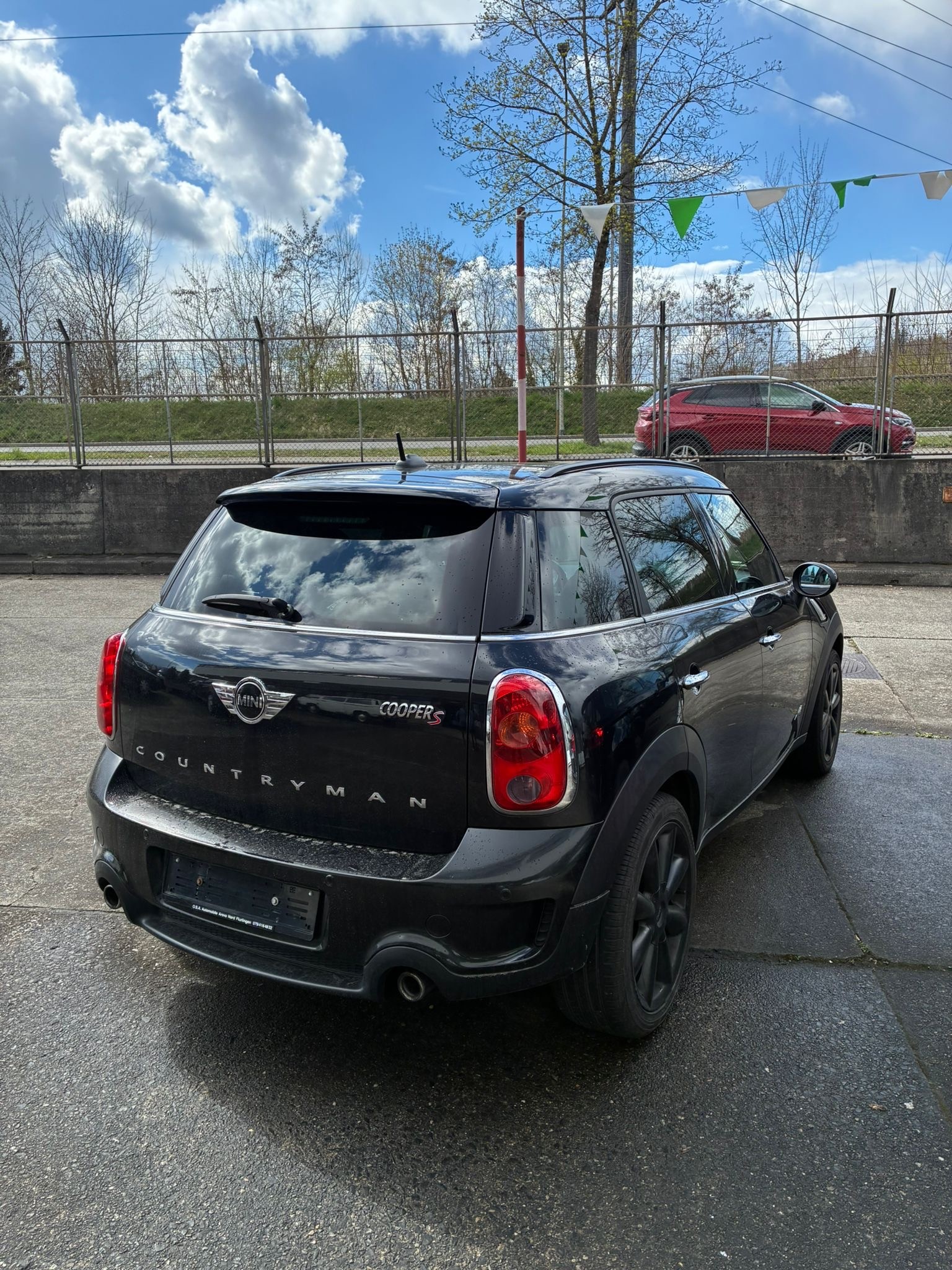 MINI 1.6i Cooper S ALL4-image-2