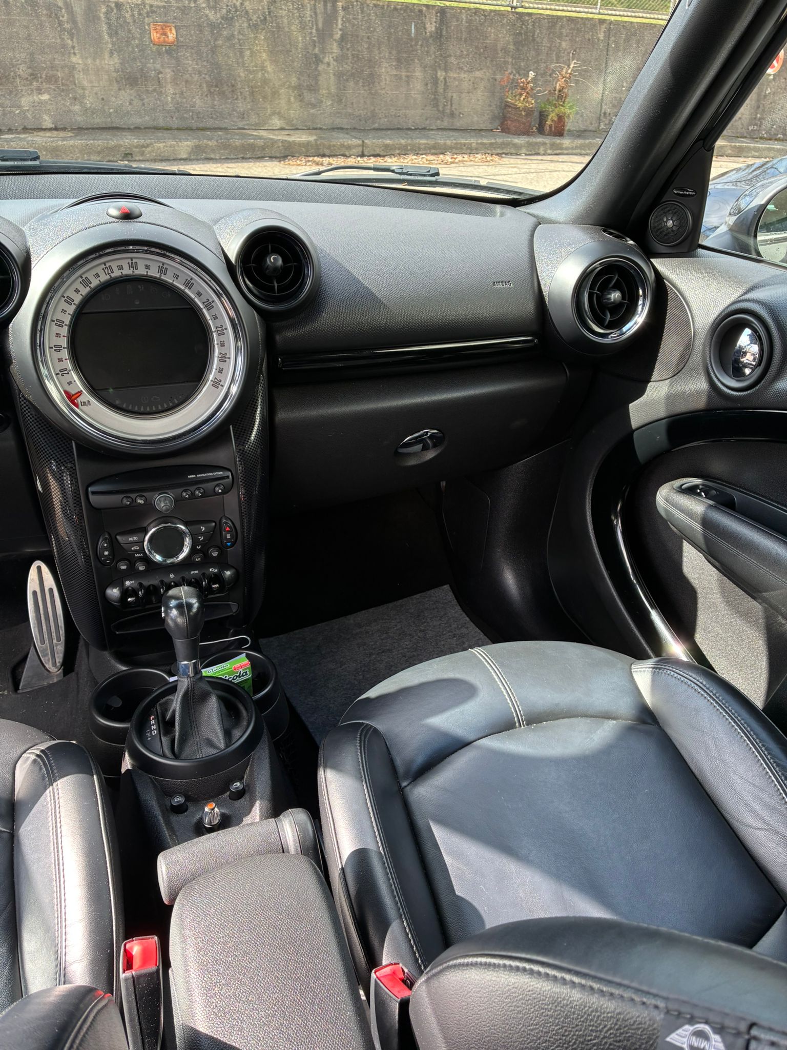 MINI 1.6i Cooper S ALL4-image-5