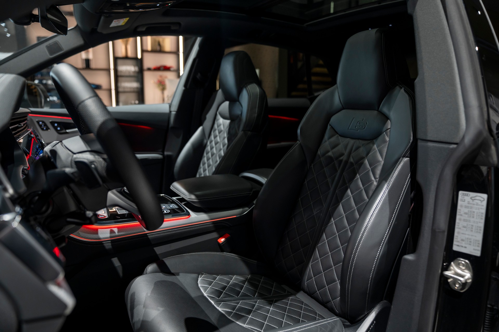 AUDI SQ8 SUV TFSI quattro tiptronic-image-7