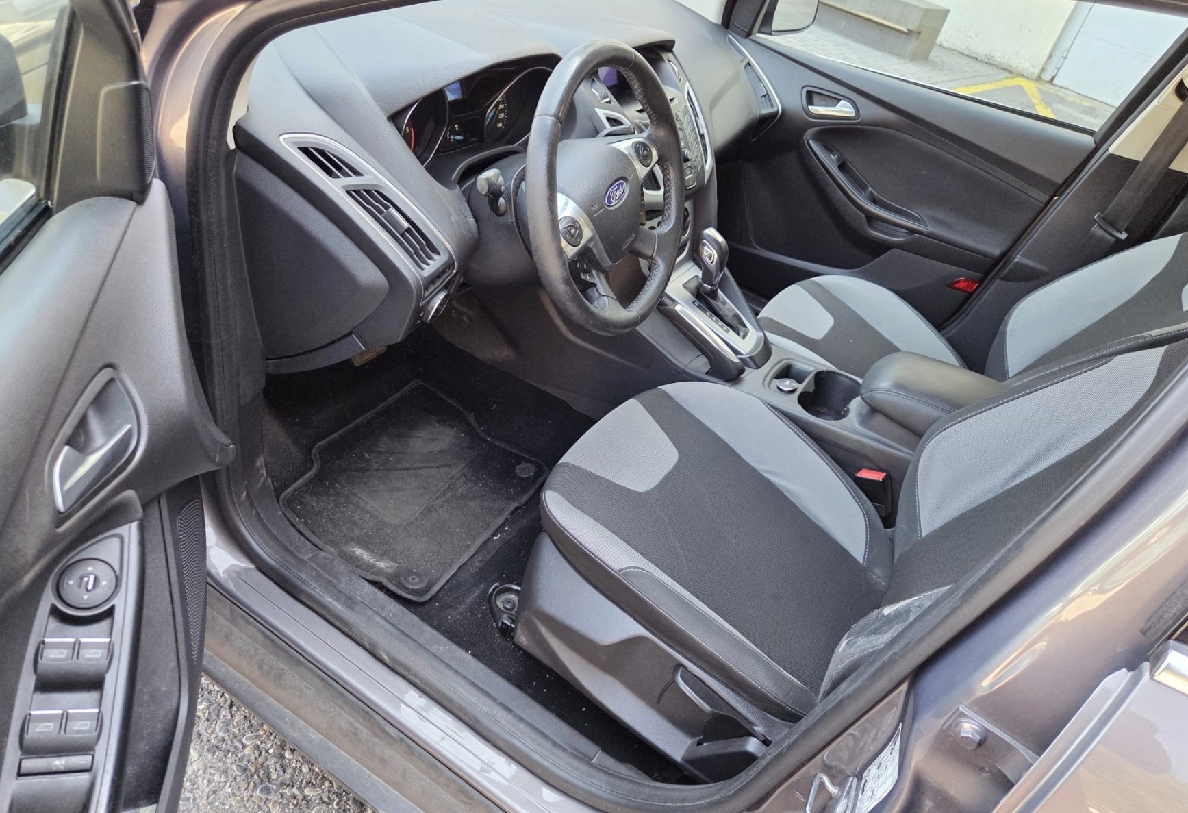 FORD Focus 2.0 TDCi Trend PowerShift-image-10