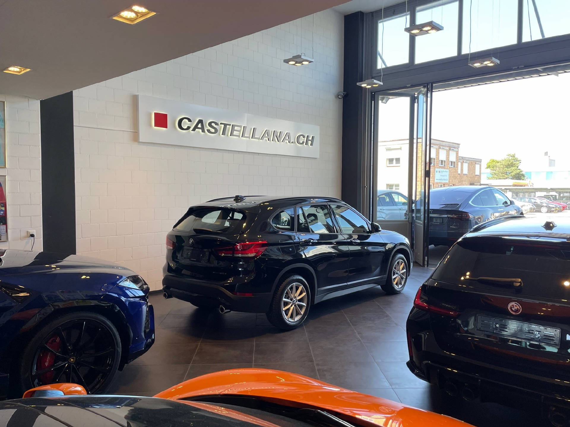 BMW X1 20d xDrive-showroom-element-2