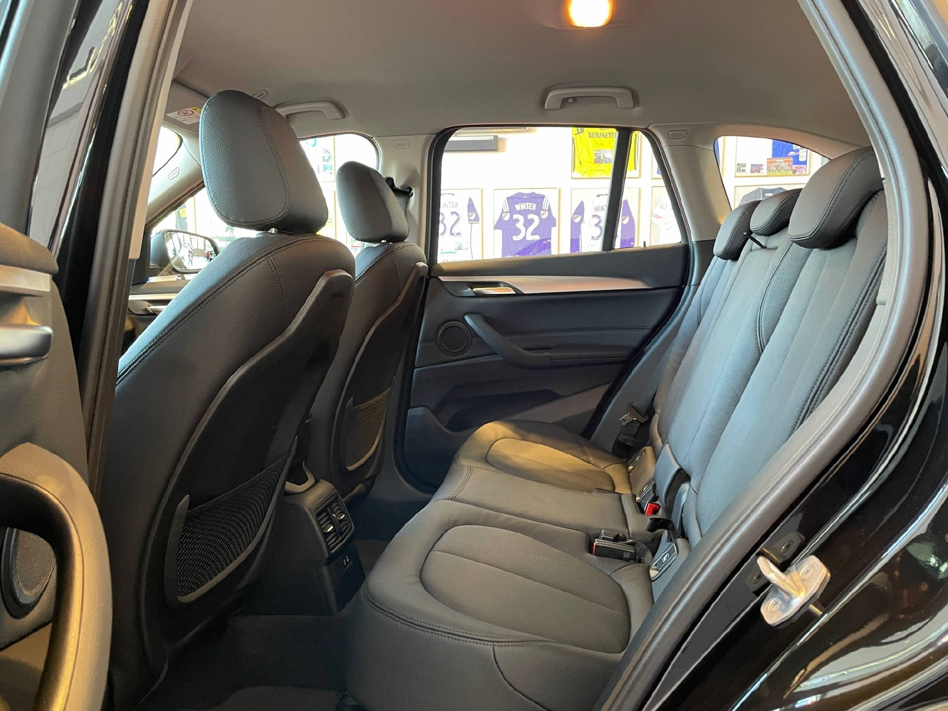 BMW X1 20d xDrive-image-14