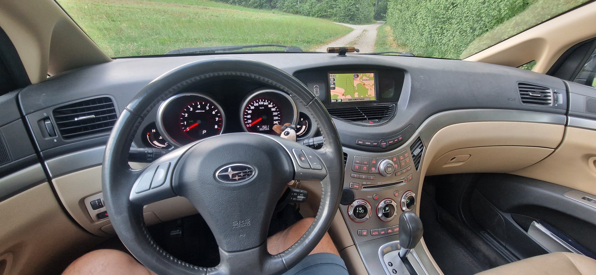 SUBARU 3.0 R Executive AWD-image-3