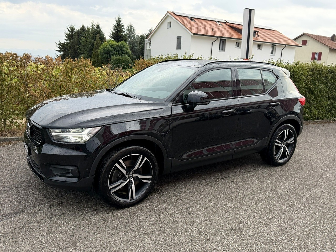 VOLVO XC40 T5 TwE R-Design DCT-image-0