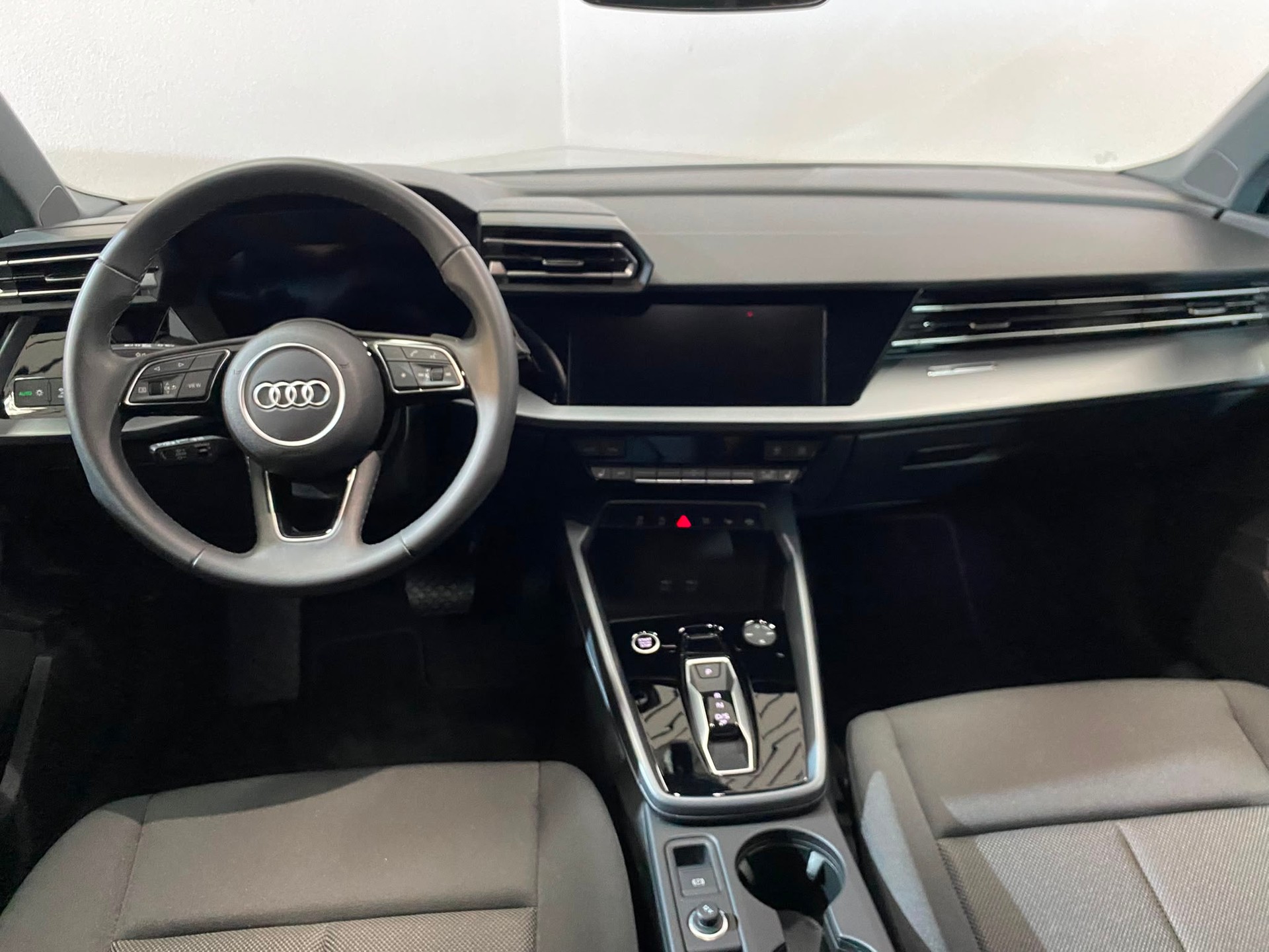 AUDI A3 Sportback 35 TFSI Attraction S-tronic-image-9