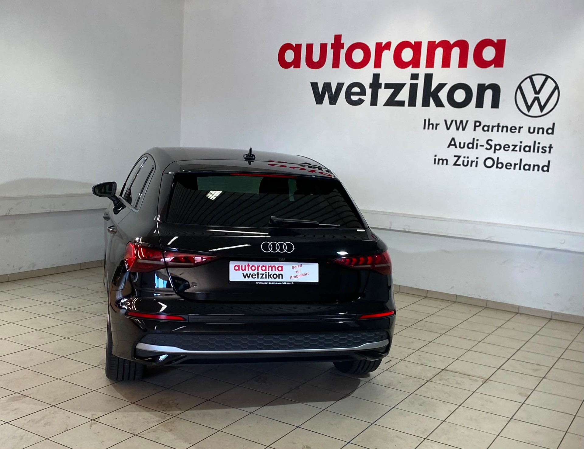 AUDI A3 Sportback 35 TFSI Attraction S-tronic-image-3