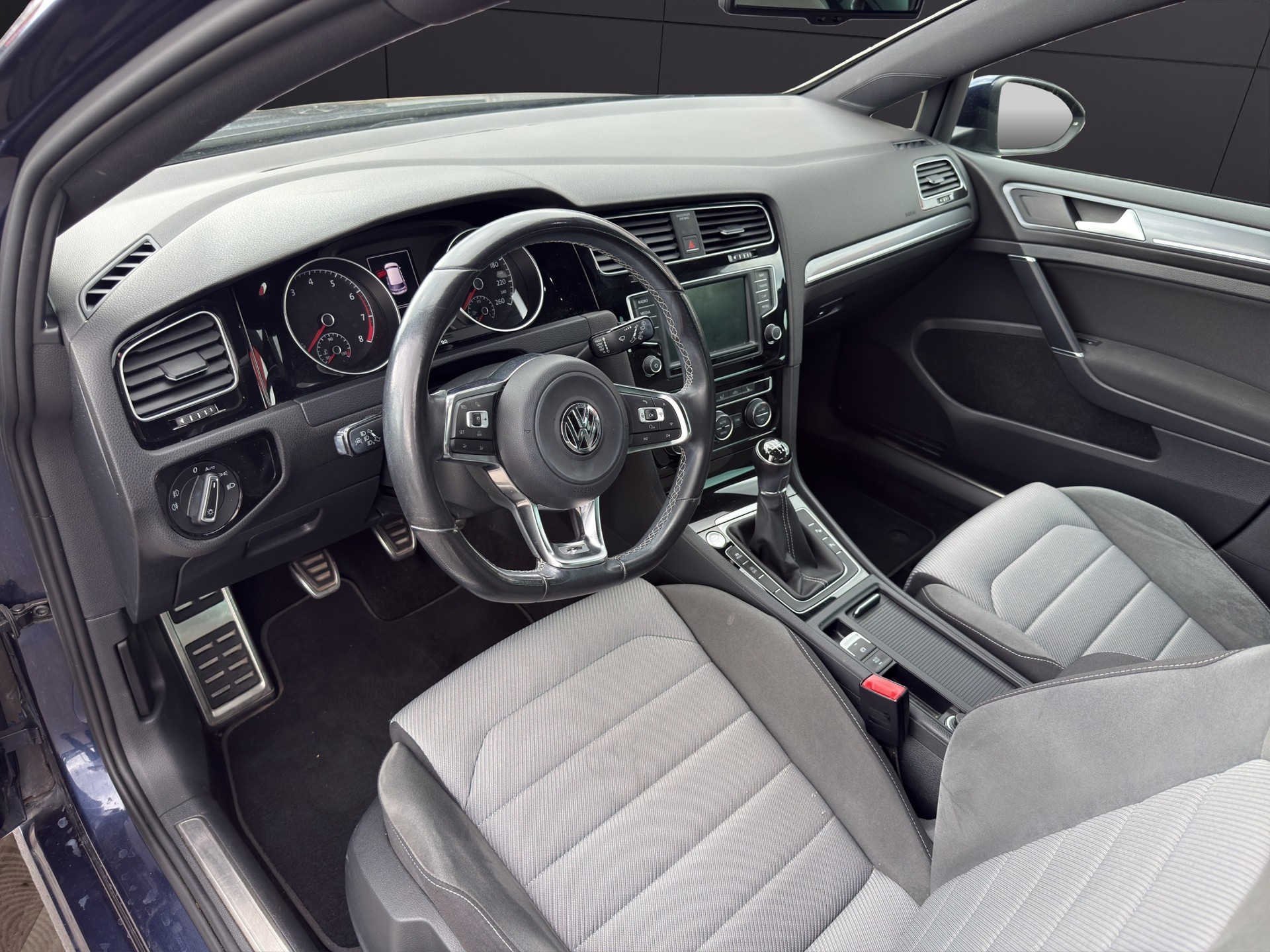 VW Golf 1.4 TSI Lounge RLine-image-13