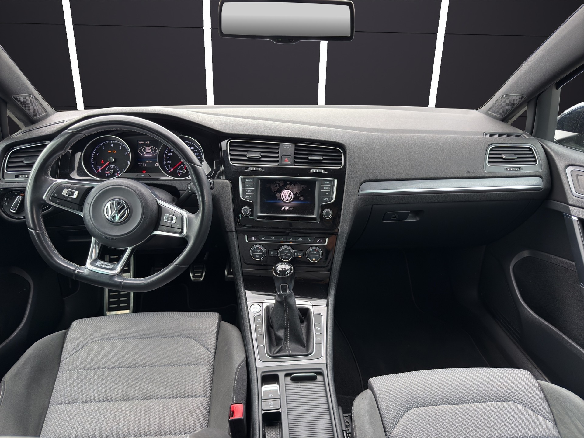 VW Golf 1.4 TSI Lounge RLine-image-8