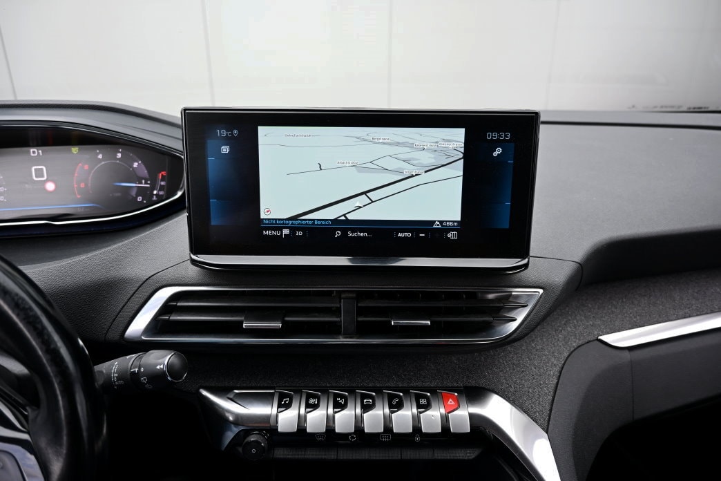 PEUGEOT 5008 1.5 BlueHDi Road Trip EAT8-image-12