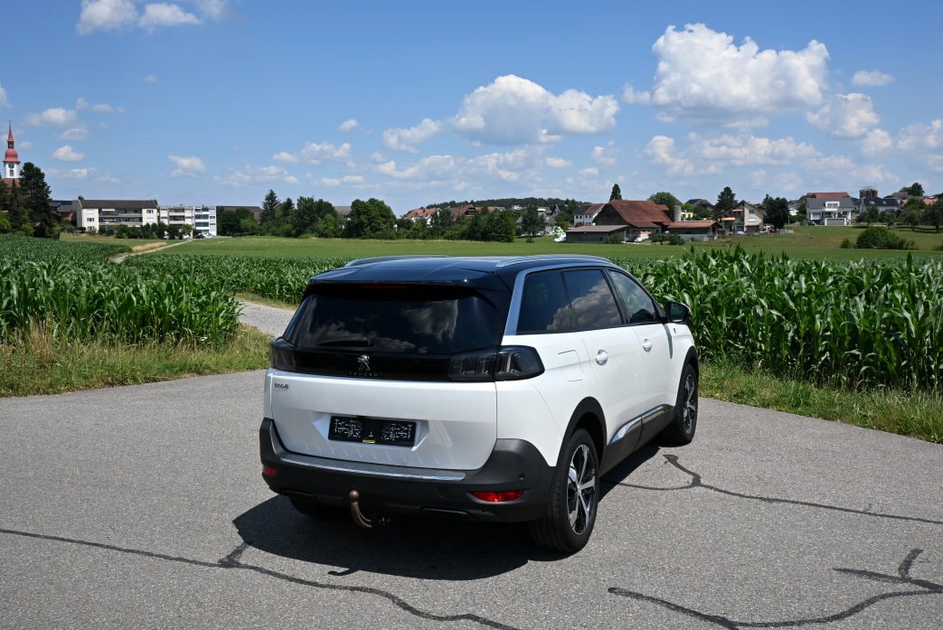 PEUGEOT 5008 1.5 BlueHDi Road Trip EAT8-image-2