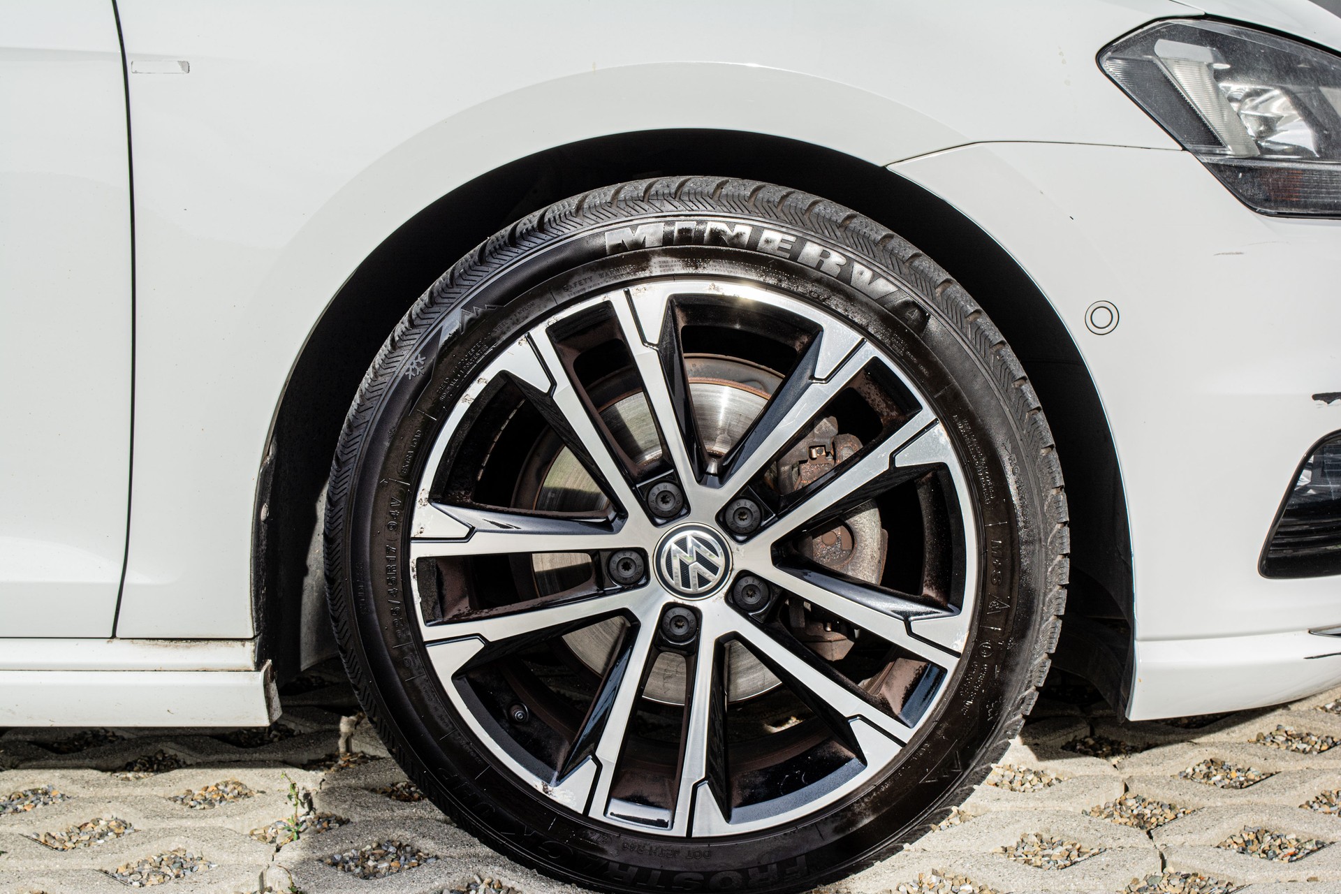 VW Golf 1.4 TSI R-Line Design DSG-image-19